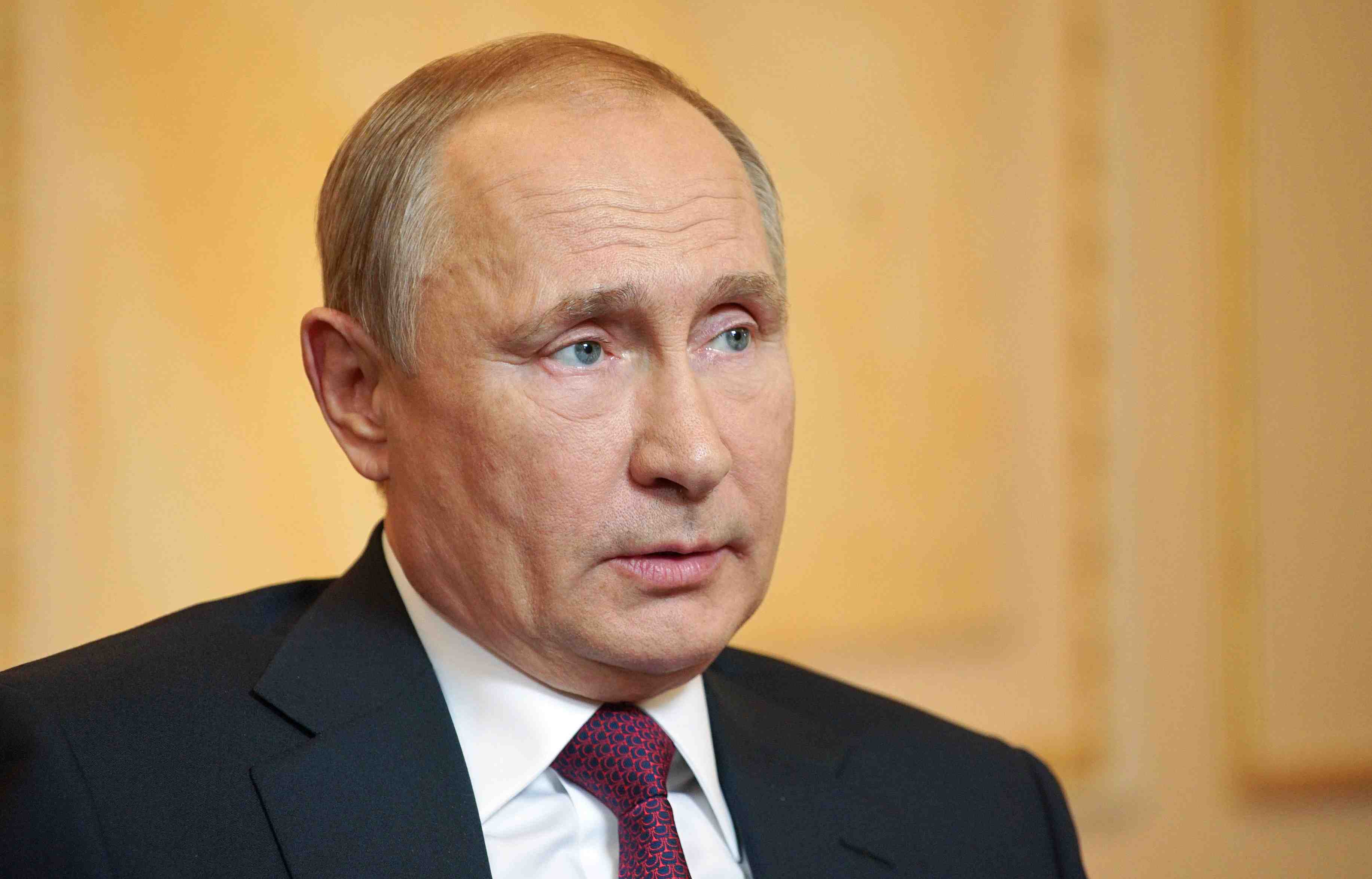 Affaire golounov: poutine limoge deux generaux de la police russe
