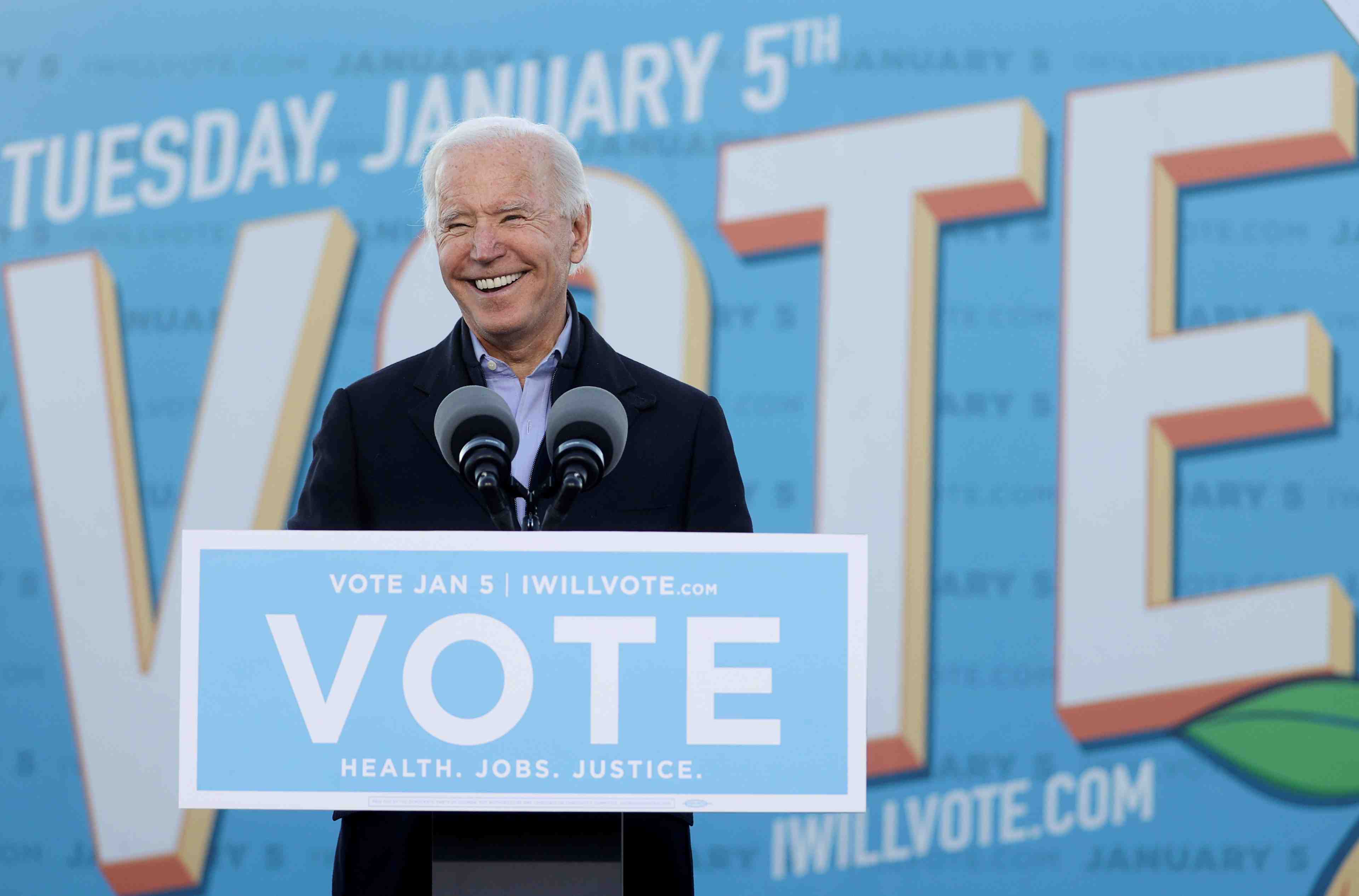 Usa: scrutin decisif en georgie, trump met la pression, biden promet un "jour nouveau"