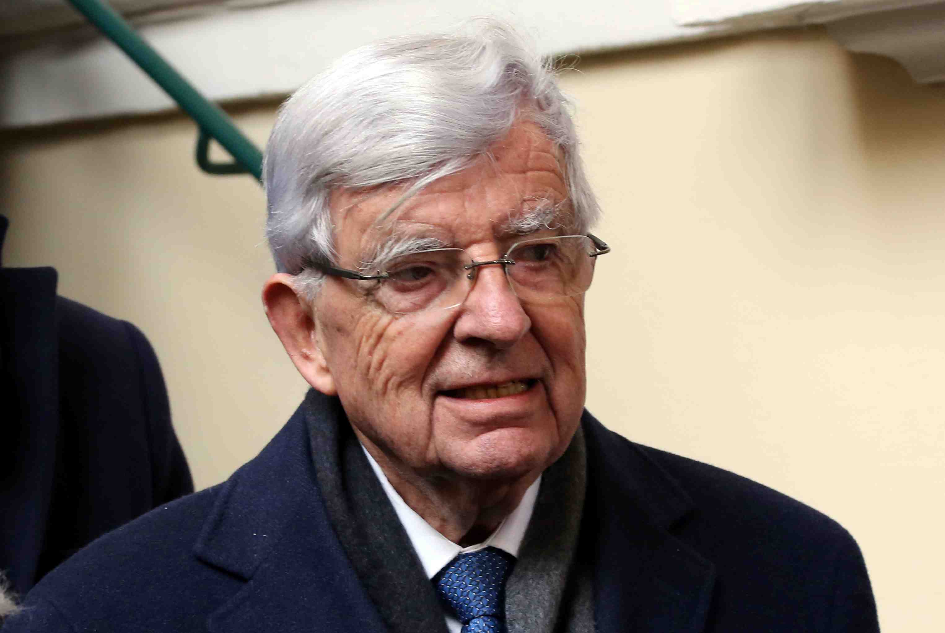 Chevenement, muselier apportent leur soutien a macron