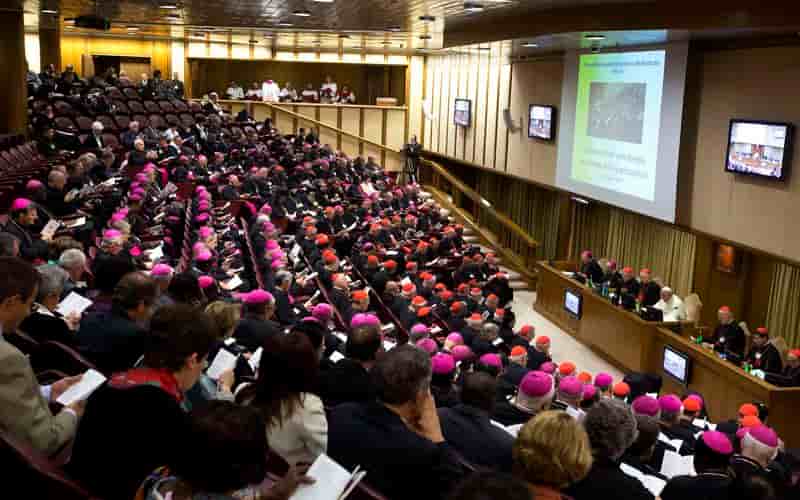 Bataille de mots au Vatican sur le texte consacré aux homosexuels