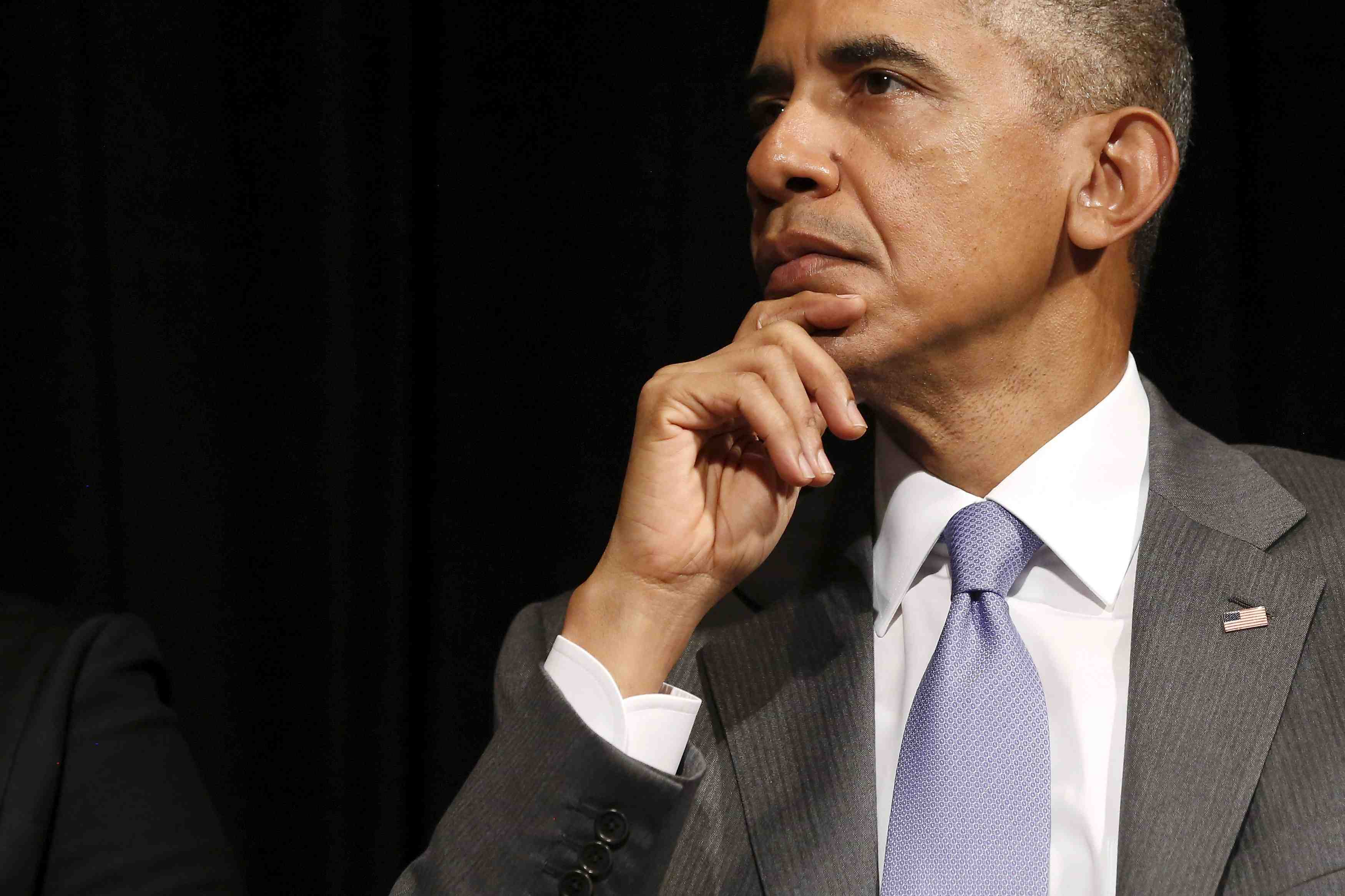 Barack obama reitere a francois hollande son engagement a en finir avec les ecoutes