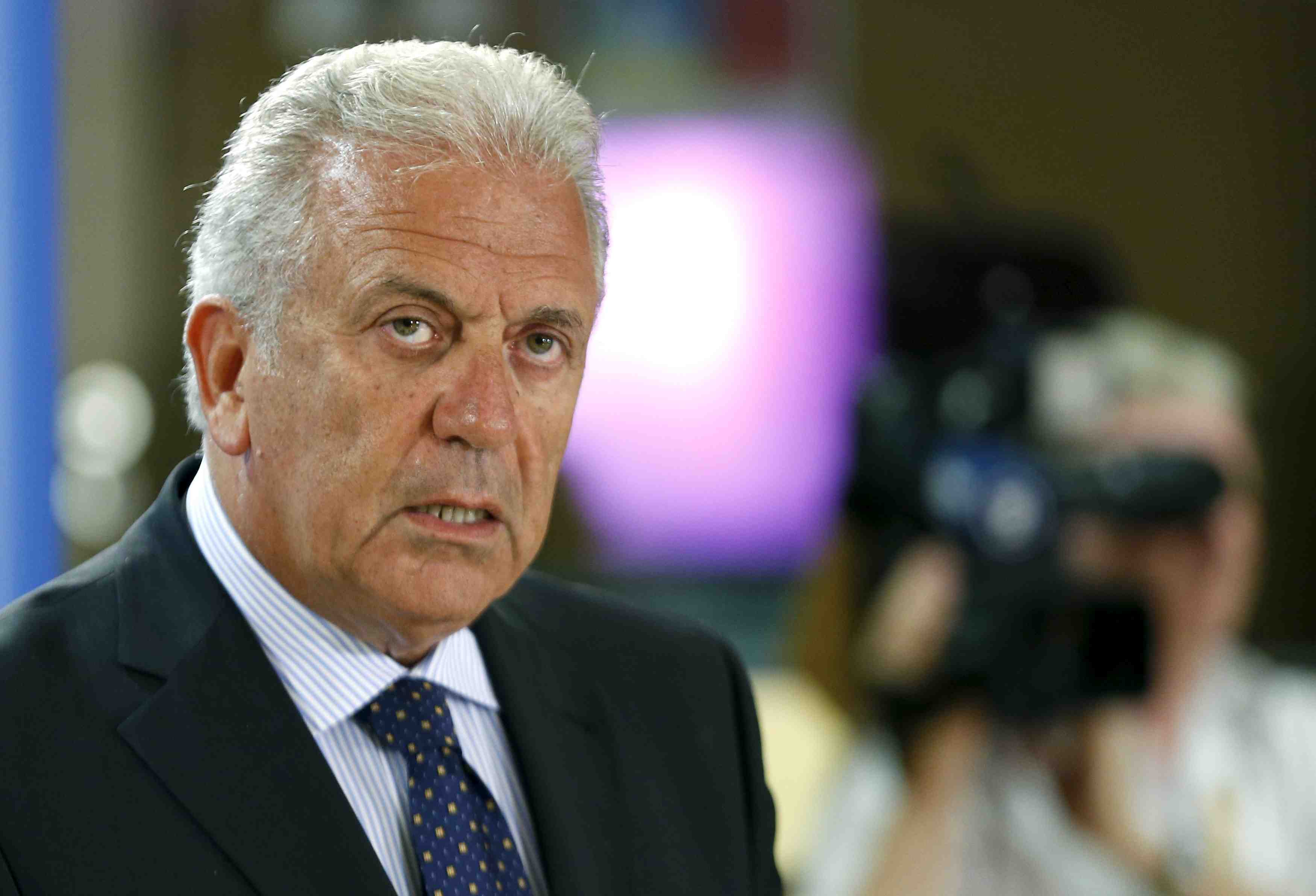 Dimitris avramopoulos annonce un plan europeen face au flot de migrants