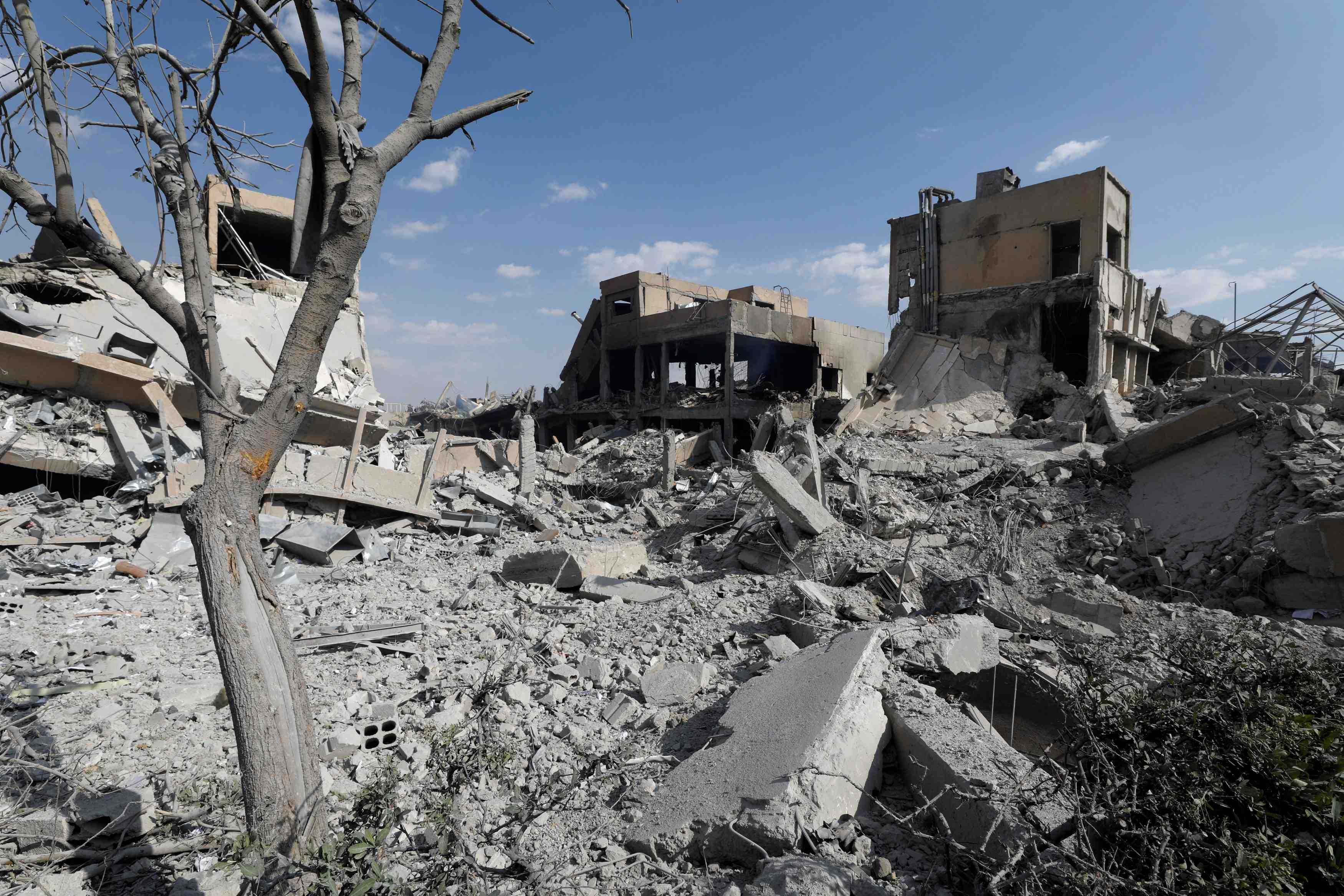 Syrie: apres les frappes, la france veut rebattre les cartes