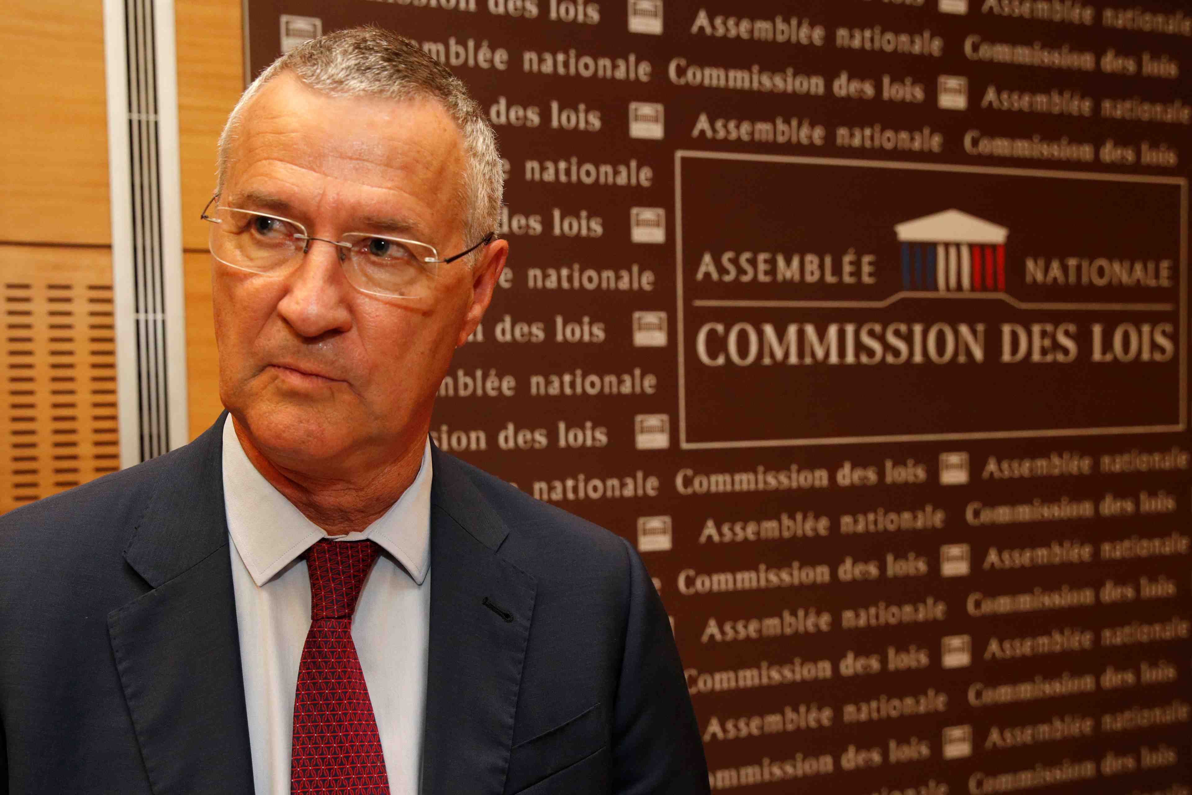 Le directeur de cabinet de macron va etre teste au coronavirus