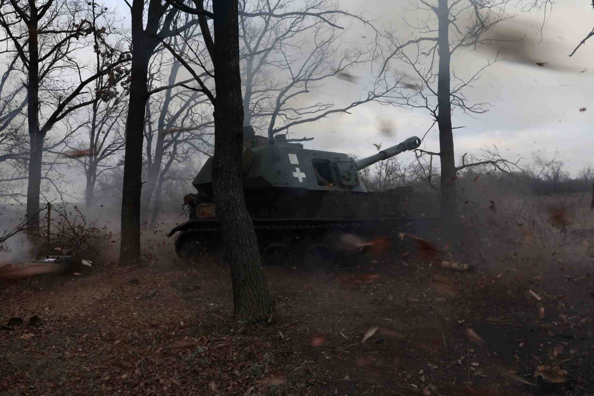 Des militaires de la 24e brigade mecanisee de l'armee ukrainienne, du nom du roi danylo, pres de bakhmut en ukraine