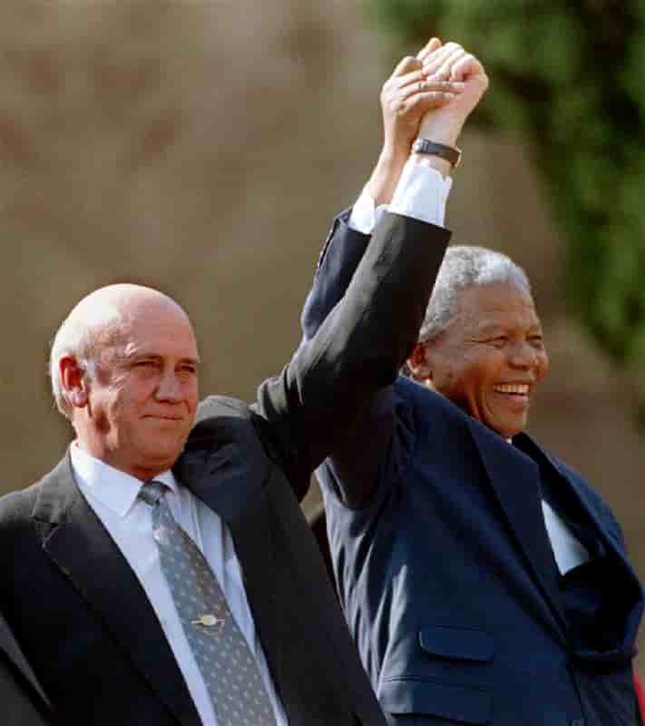 De Klerk, dernier président de l'apartheid, salue Mandela