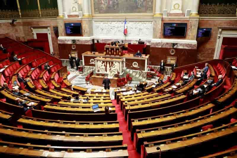 Le parlement s'entend sur un train de mesures anti-coronavirus