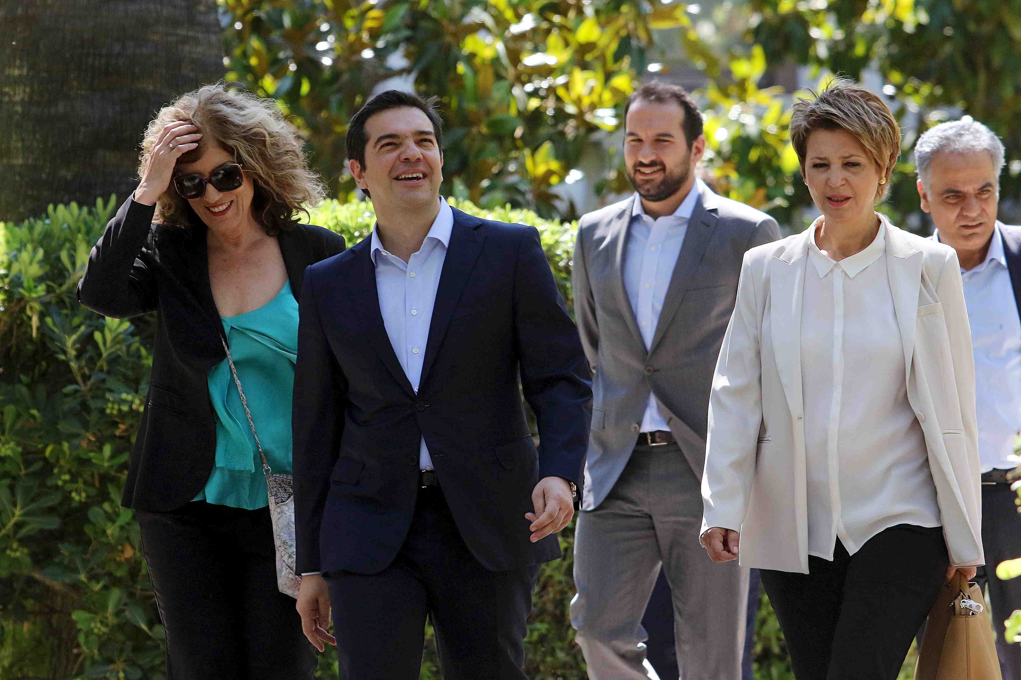 Les nouveaux ministres grecs prennent leurs fonctions