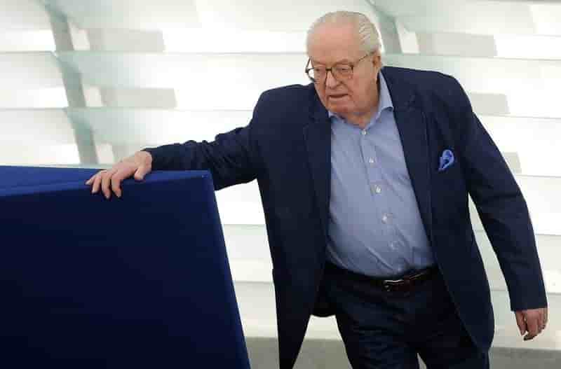 Jean-marie le pen conteste au tribunal son exclusion du front national