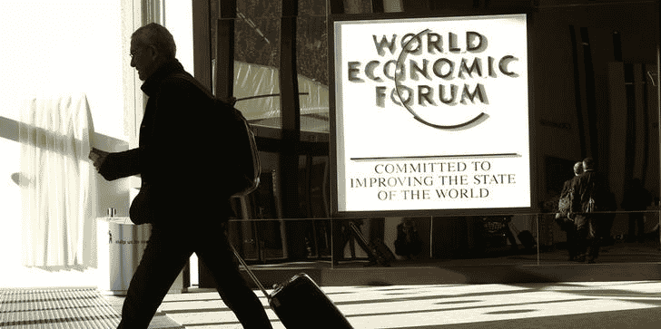 Strategies du "moins disant" et dollar fort inquietent a davos