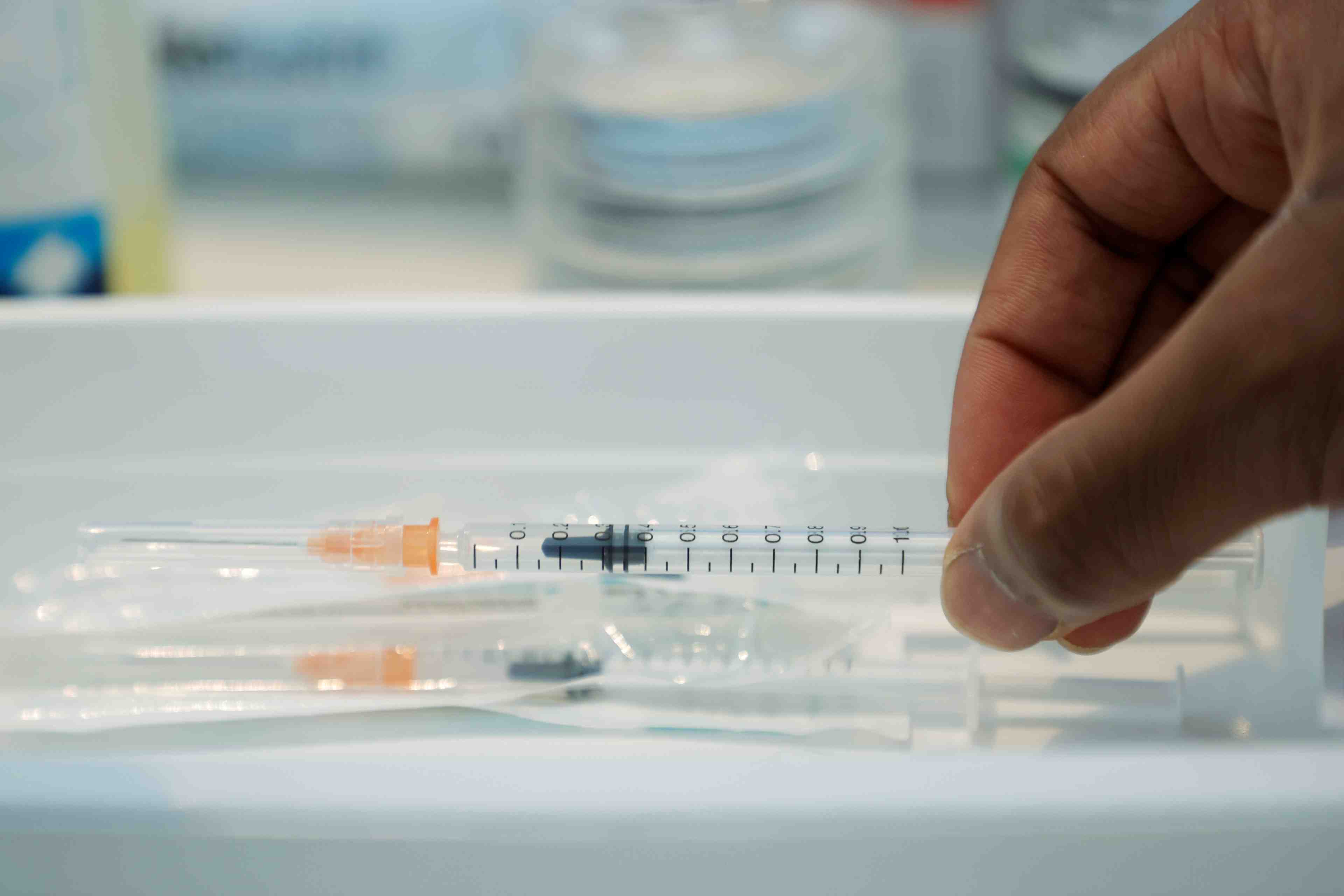 Coronavirus: pfizer-biontech disent que leur vaccin peut se conserver a des temperatures moins froides