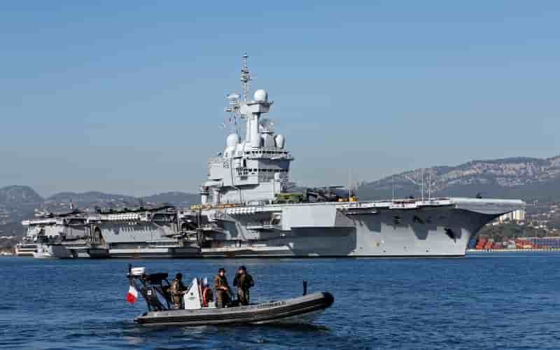 Le successeur du porte-avions Charles de Gaulle (42.500 tonnes) pèsera 70.000 tonnes au moins