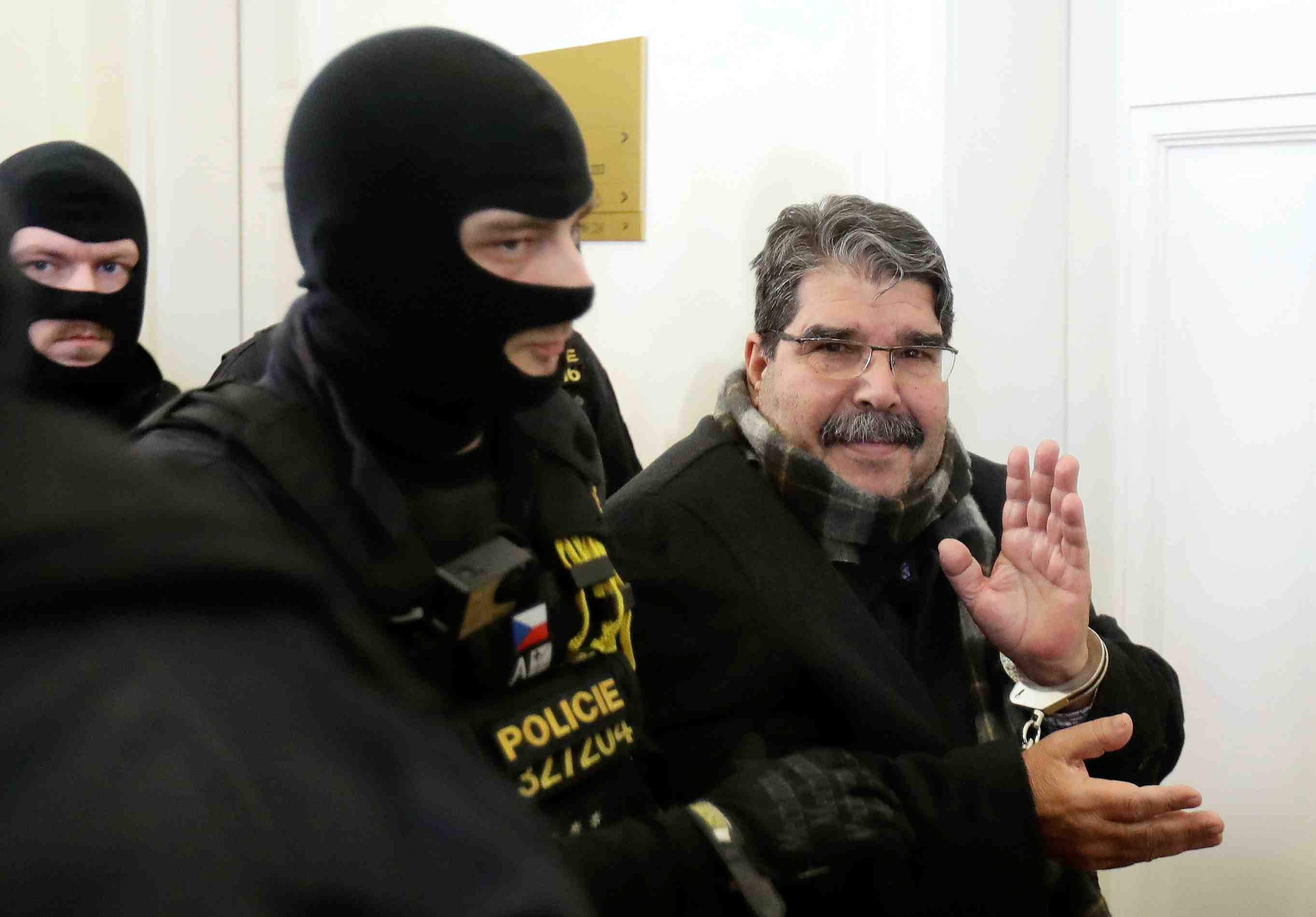 Un dirigeant kurde syrien libere a prague