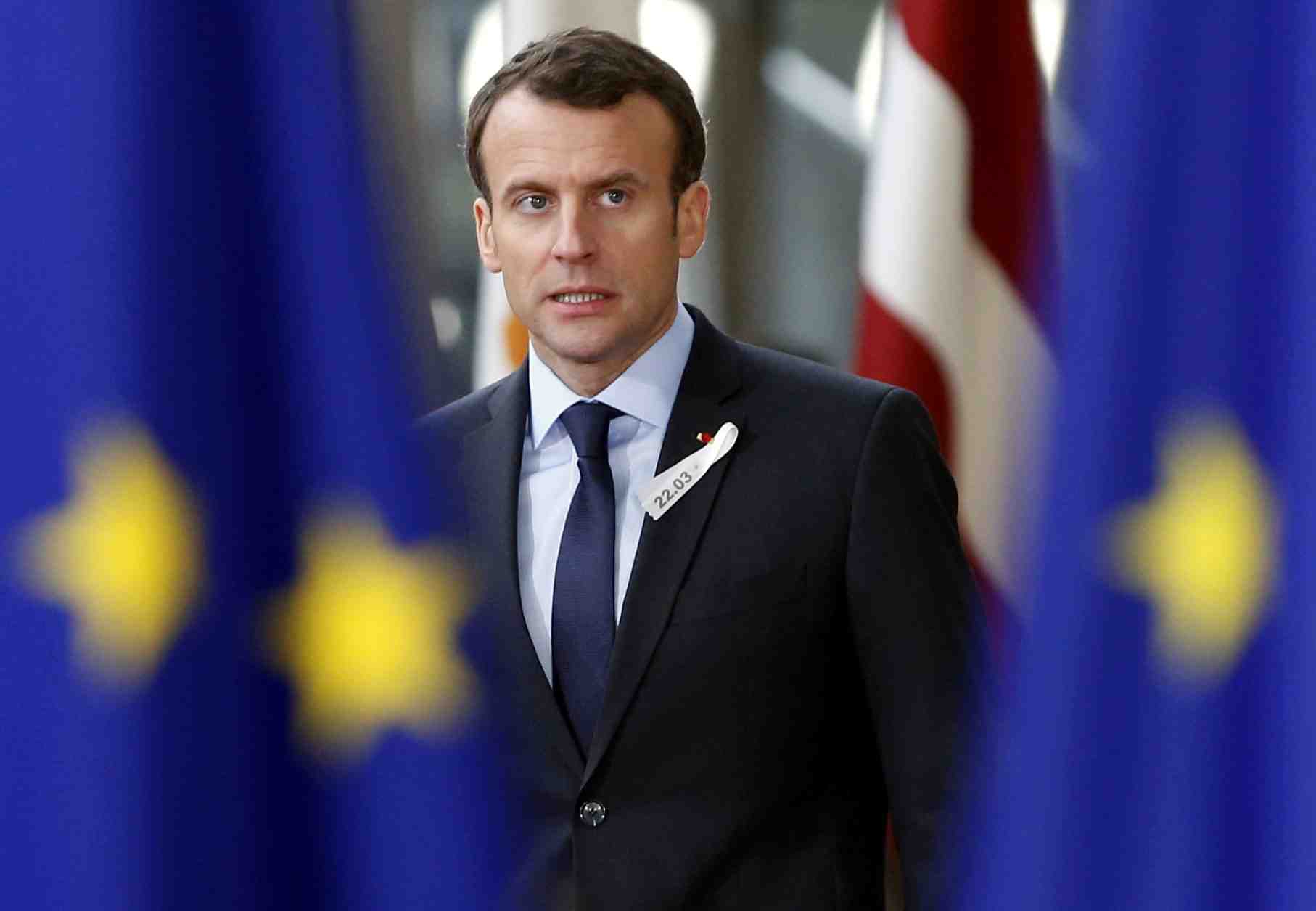 Sondage bva: la cote de popularite de macron perd 3 points