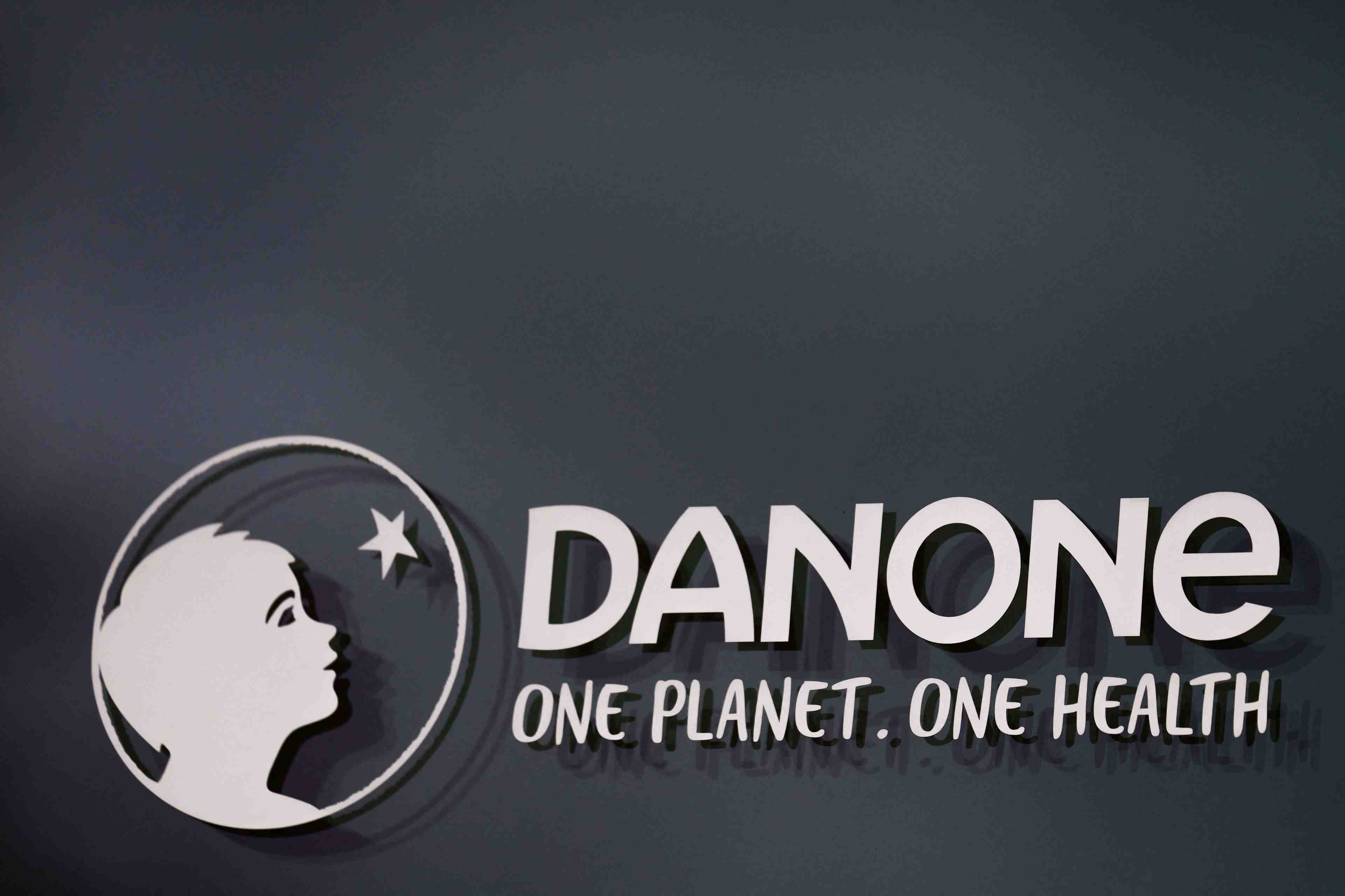 Danone suspend ses projets d'investissement en russie