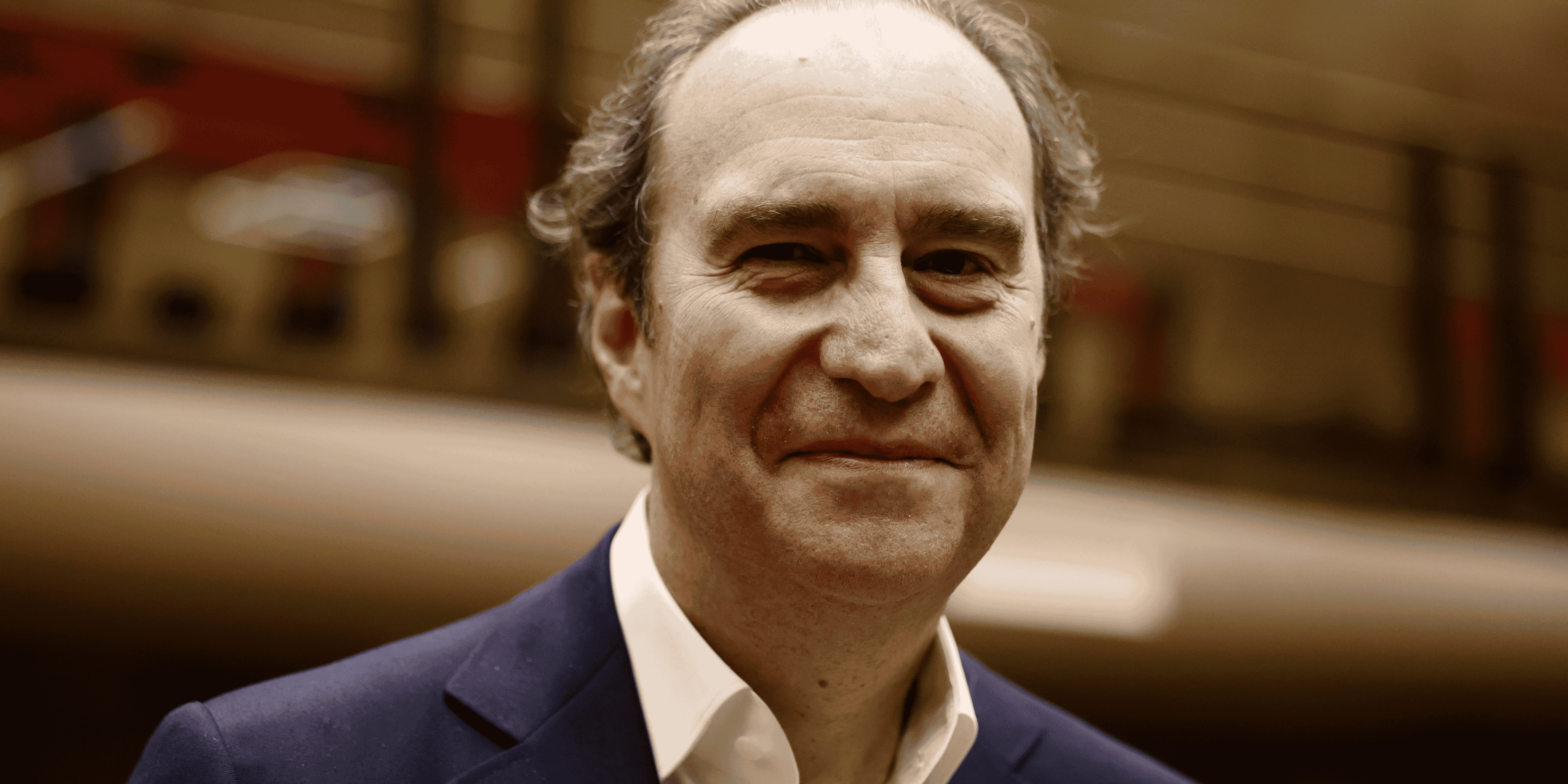 Le magnat francais des telecoms xavier niel temoigne dans une audience au senat francais a paris
