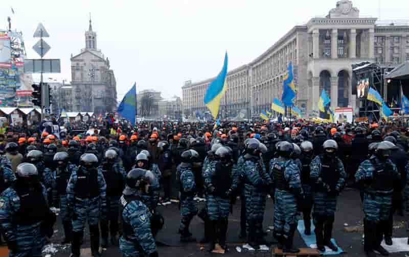 La police ukrainienne quitte les sites de contestation à Kiev