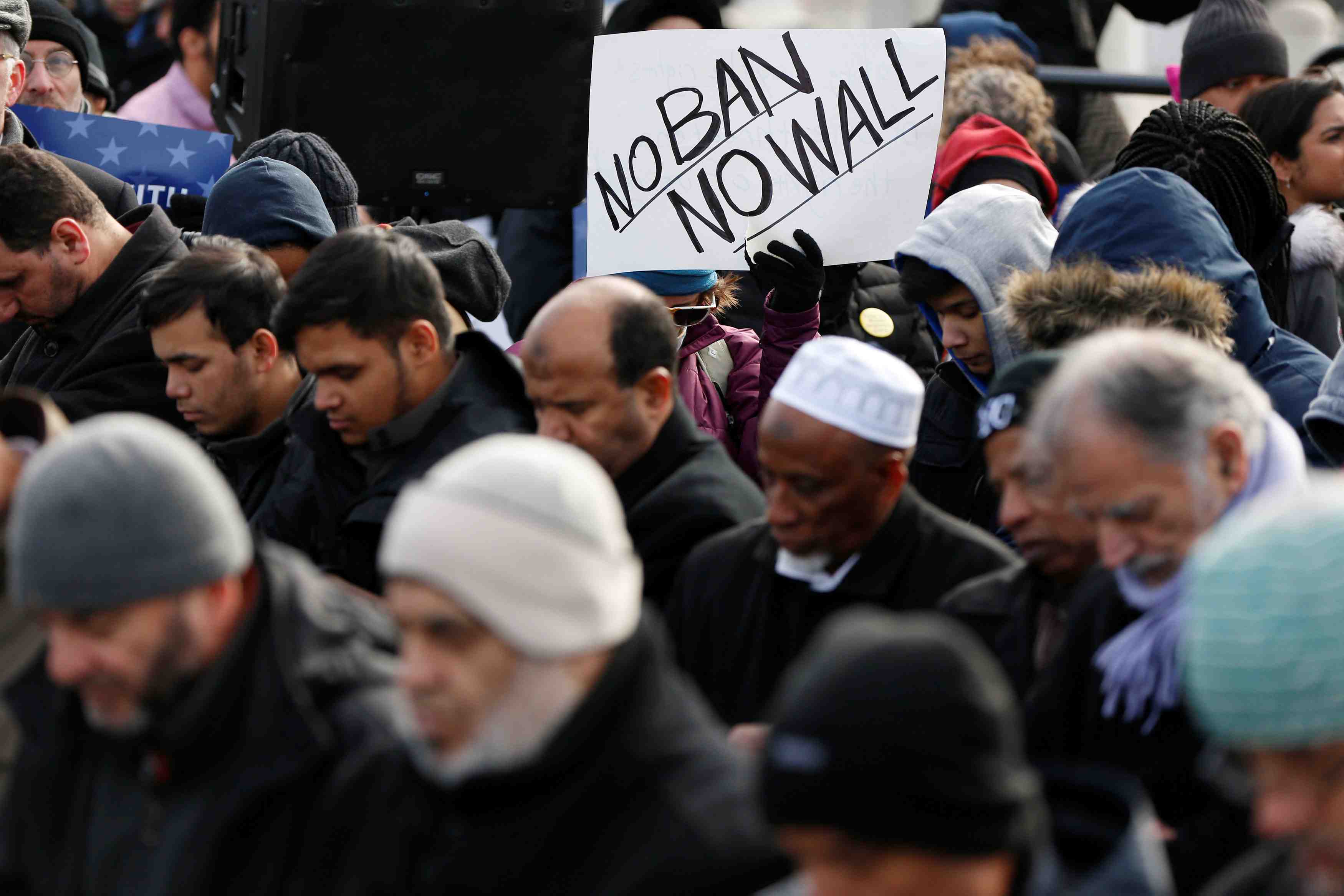 Le decret trump conteste en justice pour discrimination religieuse