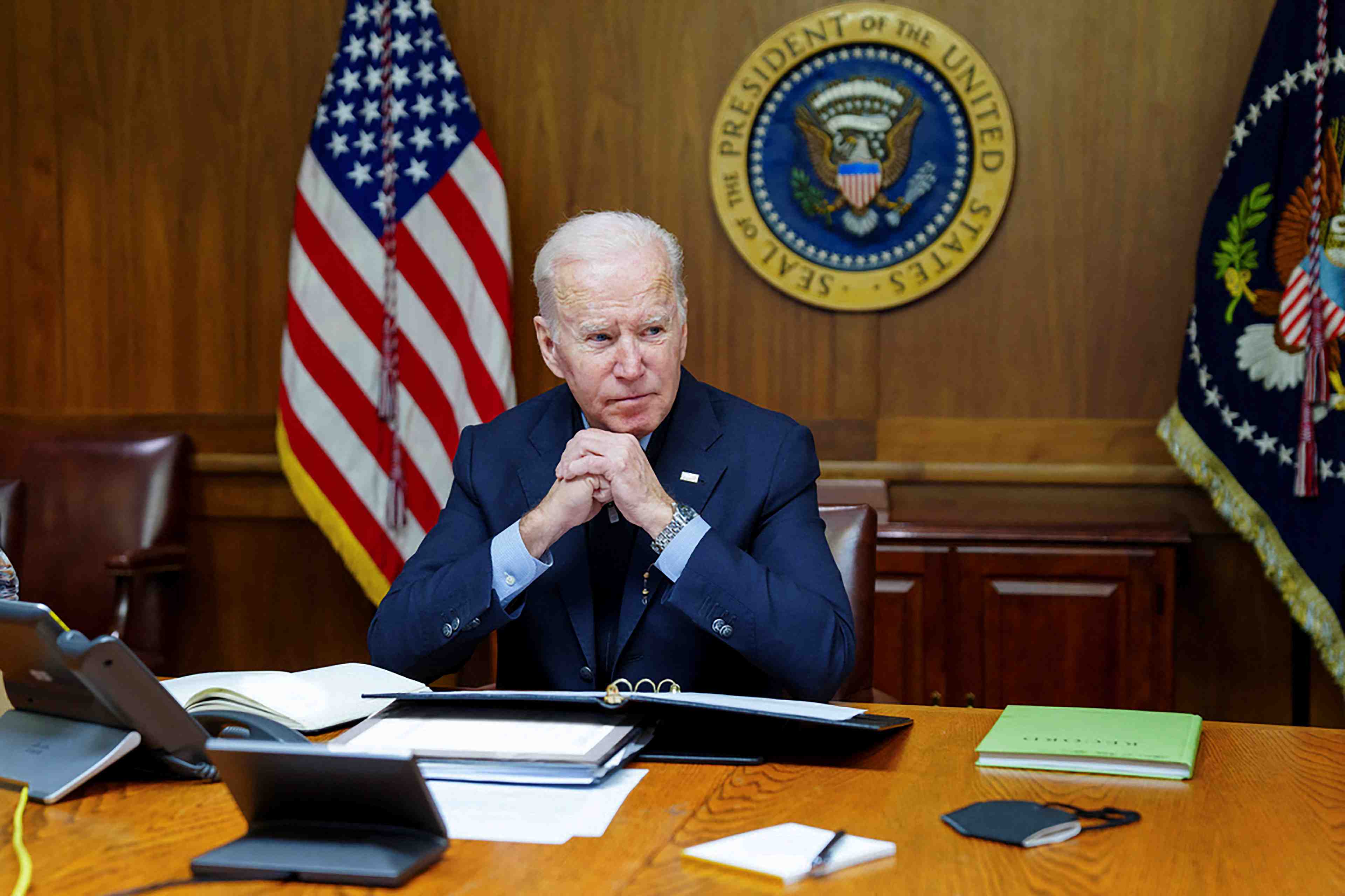 Les usa prets a tous les scenarios en ukraine, paris croit encore au dialogue