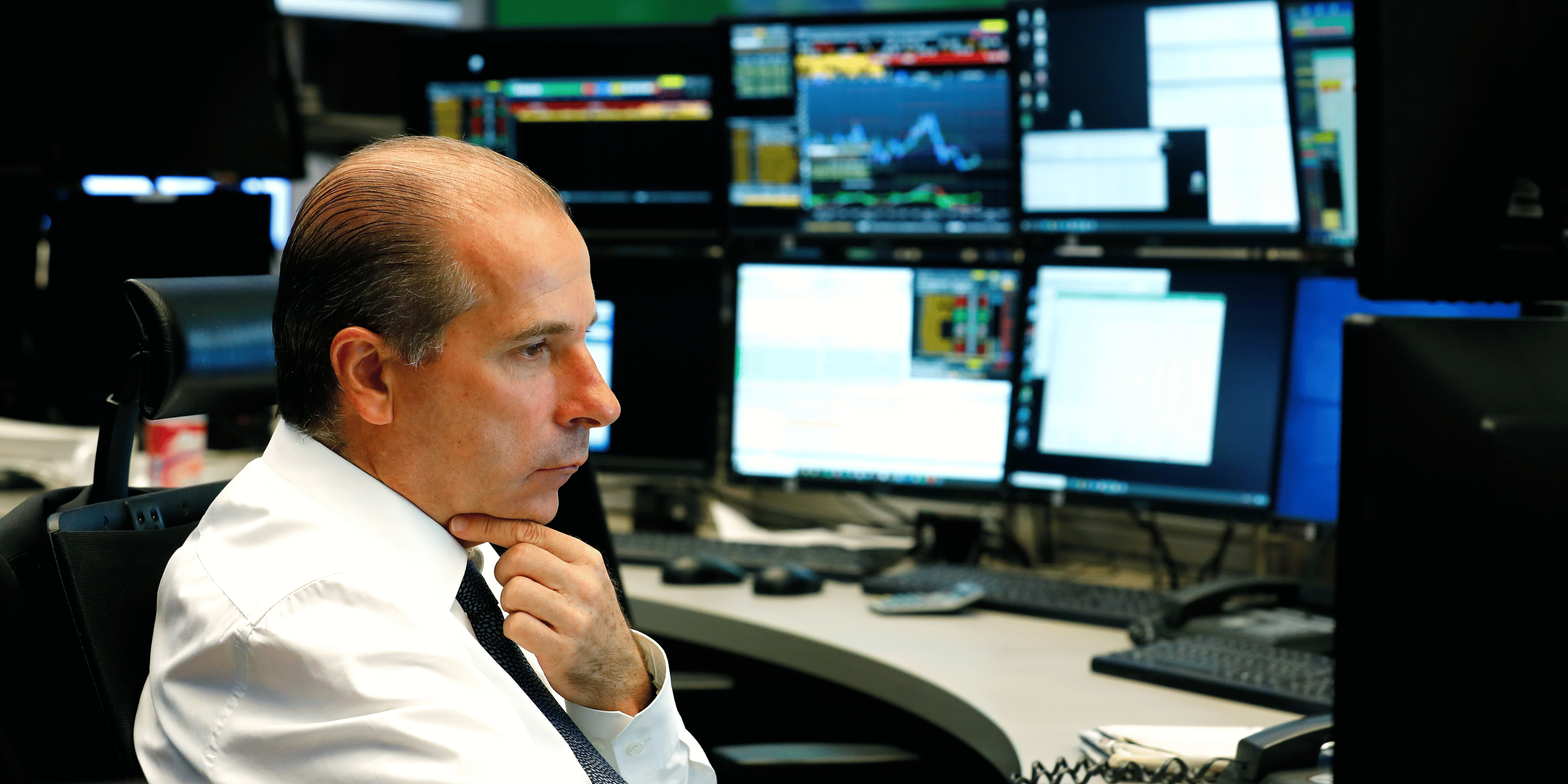 Un trader a la bourse de francfort