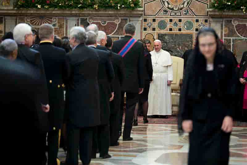Le pape prône de nouveaux efforts pour résoudre le conflit syrien