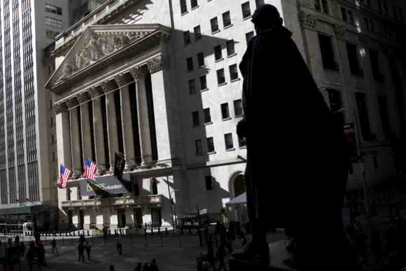 Les marches americains ouvrent sur une note presque stable