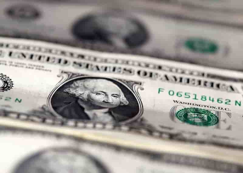 Davos: le maire repond aux etats-unis sur la faiblesse du dollar