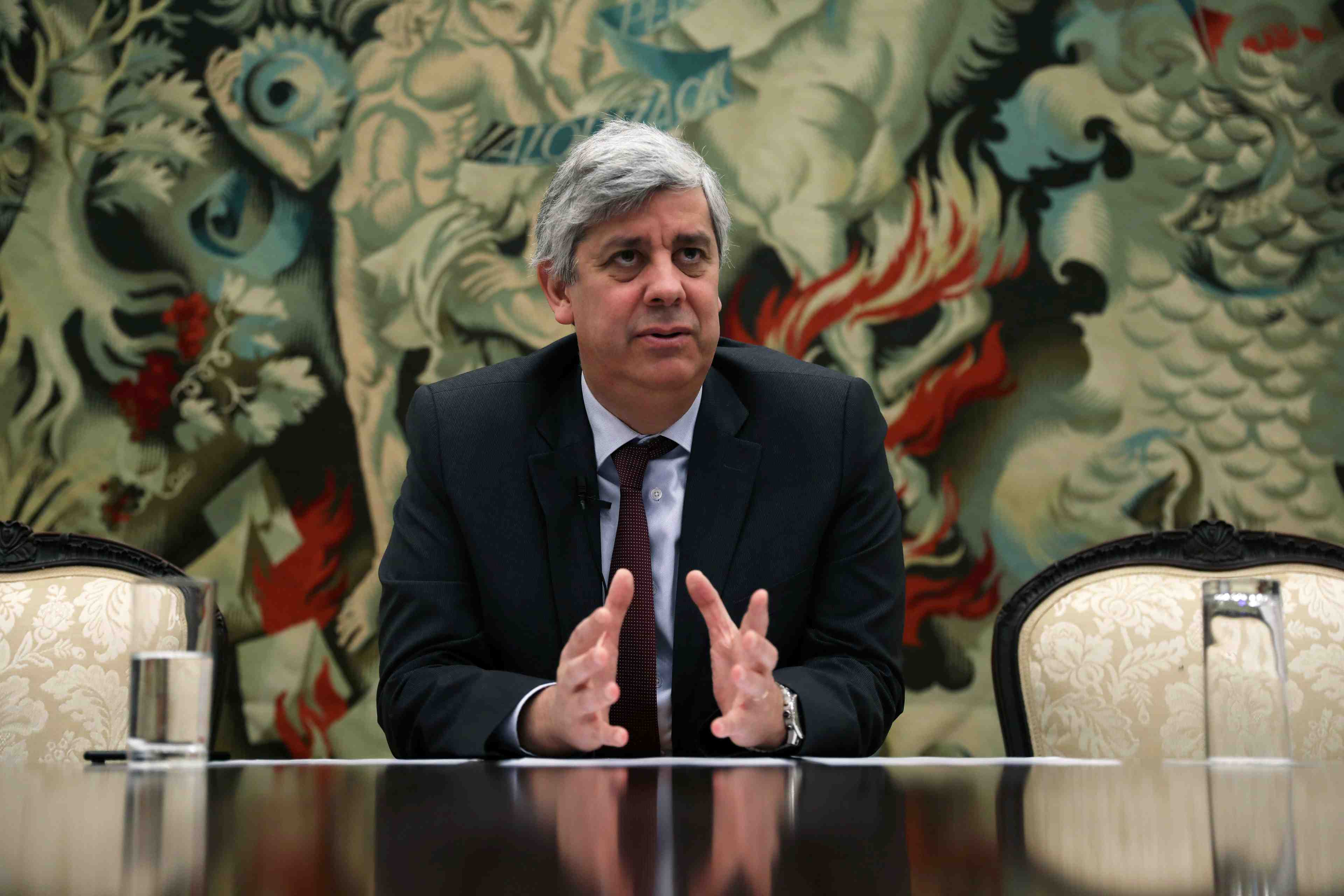 Coronavirus: des "coronabonds" restent une possibilite en zone euro, declare centeno