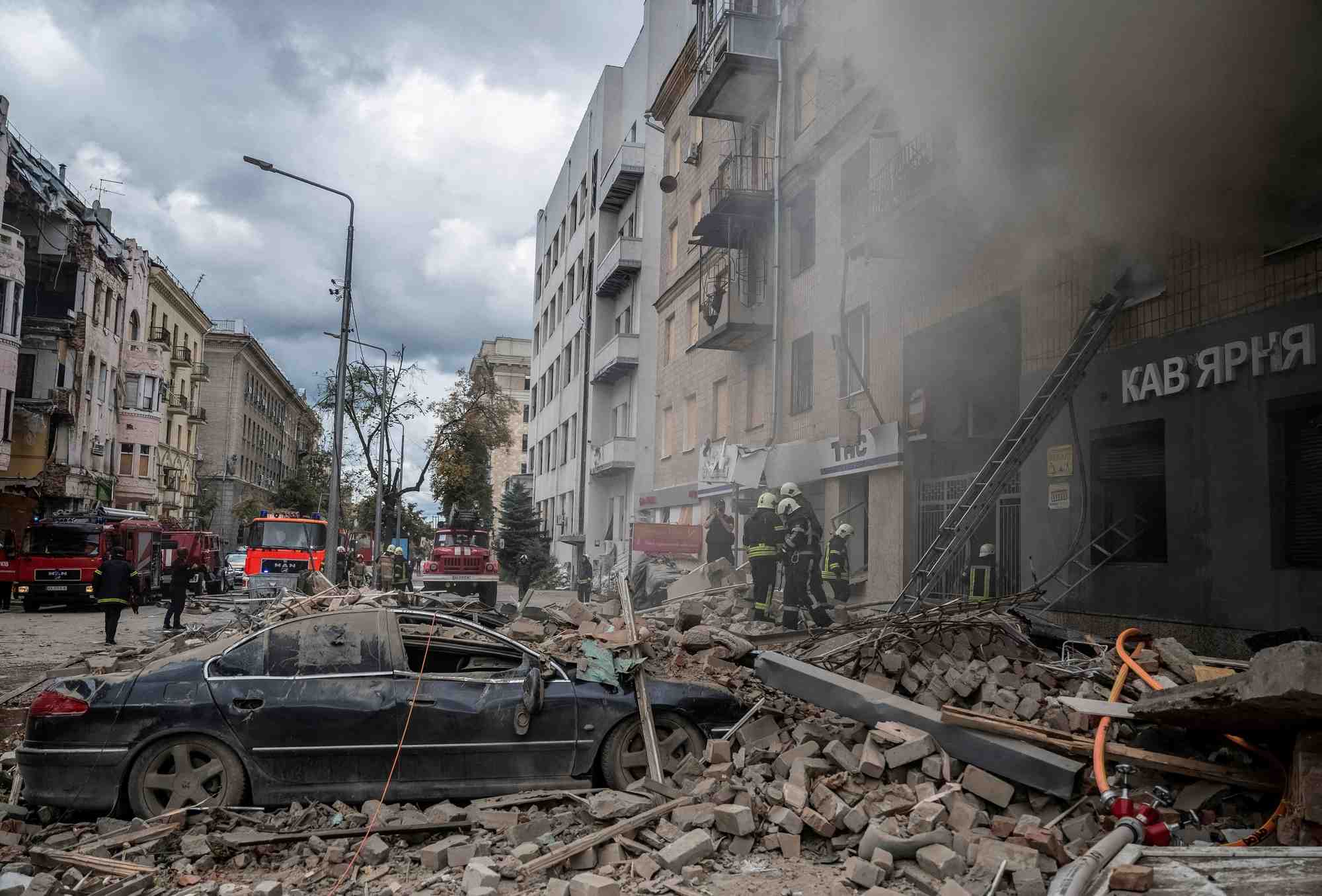Frappe russes dans le centre de kharkiv, au moins 10 blesses selon kyiv