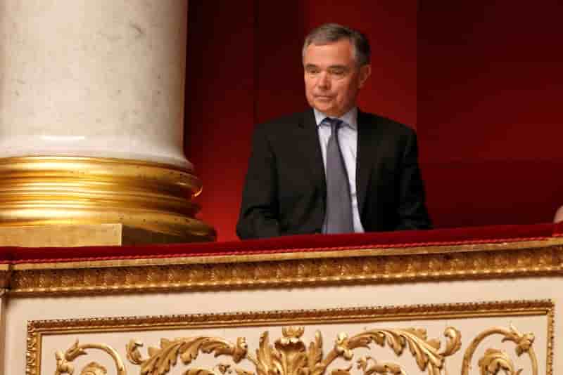 Les propositions du groupe de travail sur l'avenir des institutions rejetees par les republicains