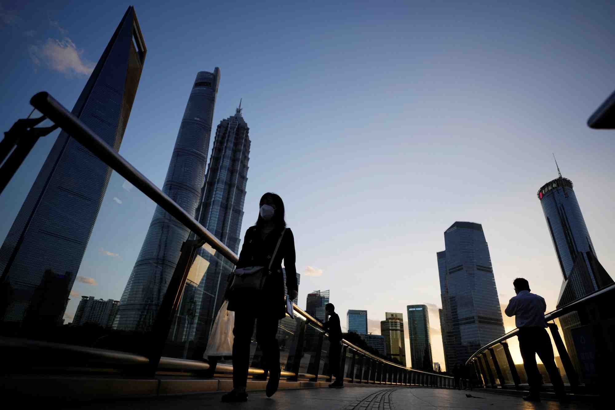 Photo de la zone financiere et commerciale de lujiazui a shanghai