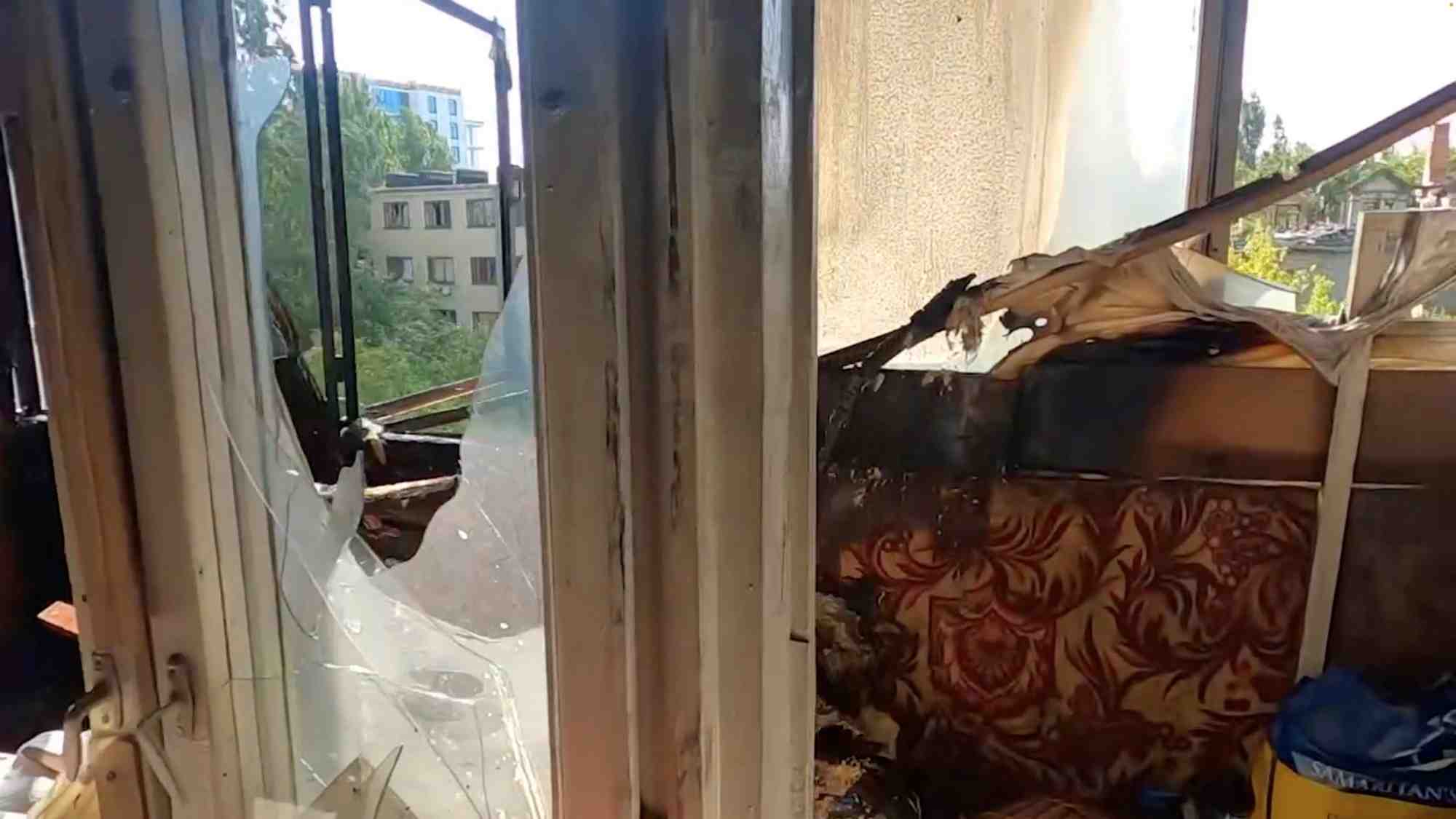 Vue interieure d'un appartement endommage a kherson, en ukraine