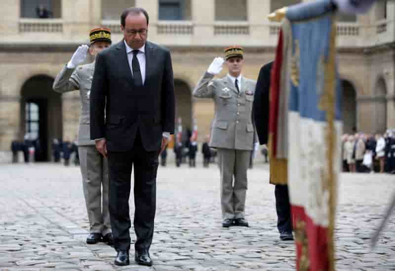 Entre drames et doutes, 2015 marque un tournant pour hollande