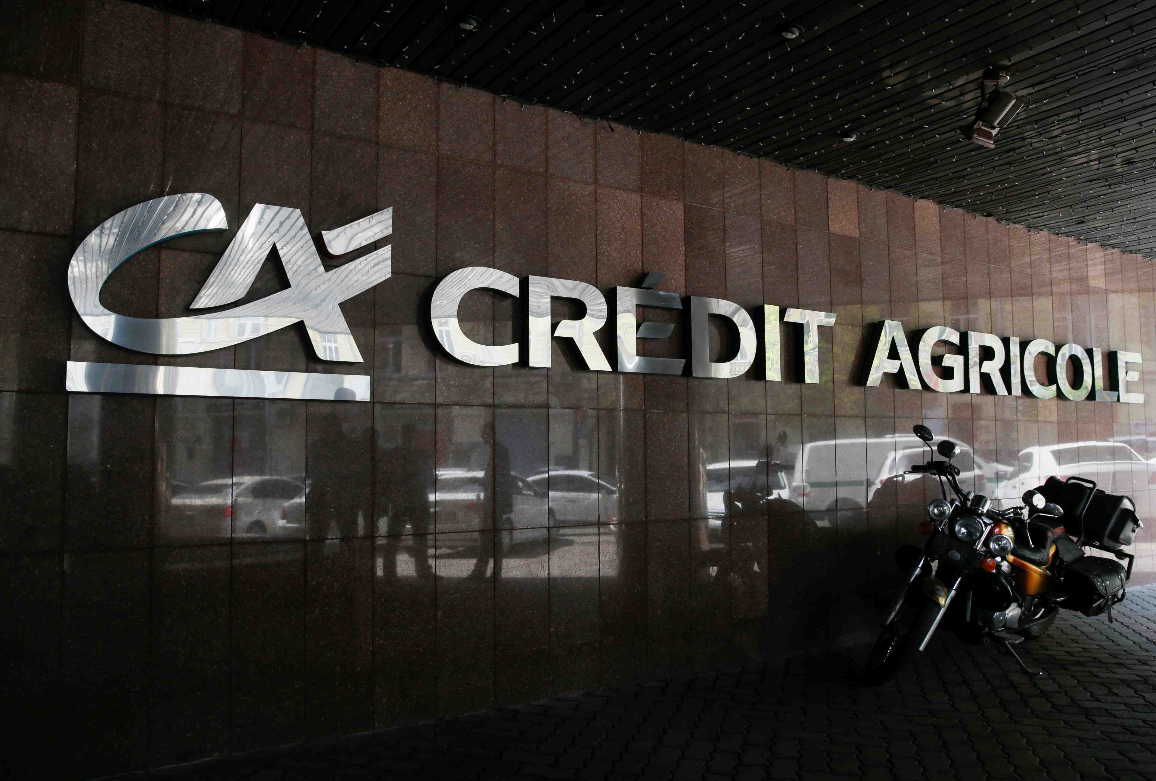 Credit agricole en ligne au troisieme trimestre, le trading compense les provisions