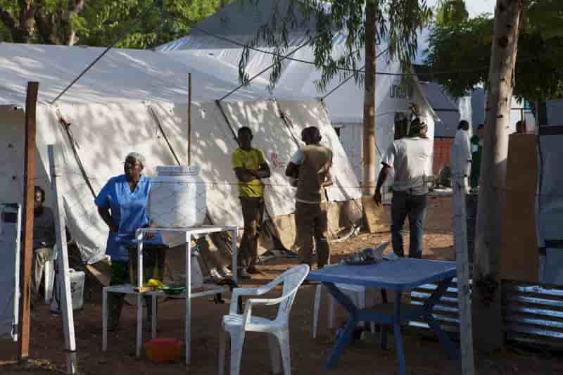 L'OMS revoit à la baisse le bilan d'Ebola, à près de 6.000 morts