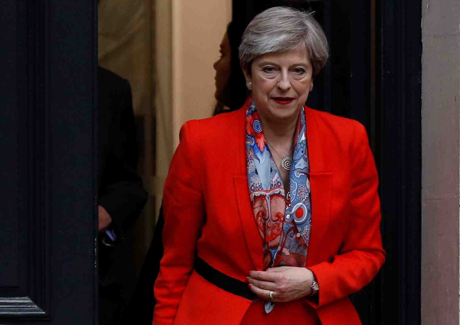 May va demander a la reine de pouvoir former un gouvernement
