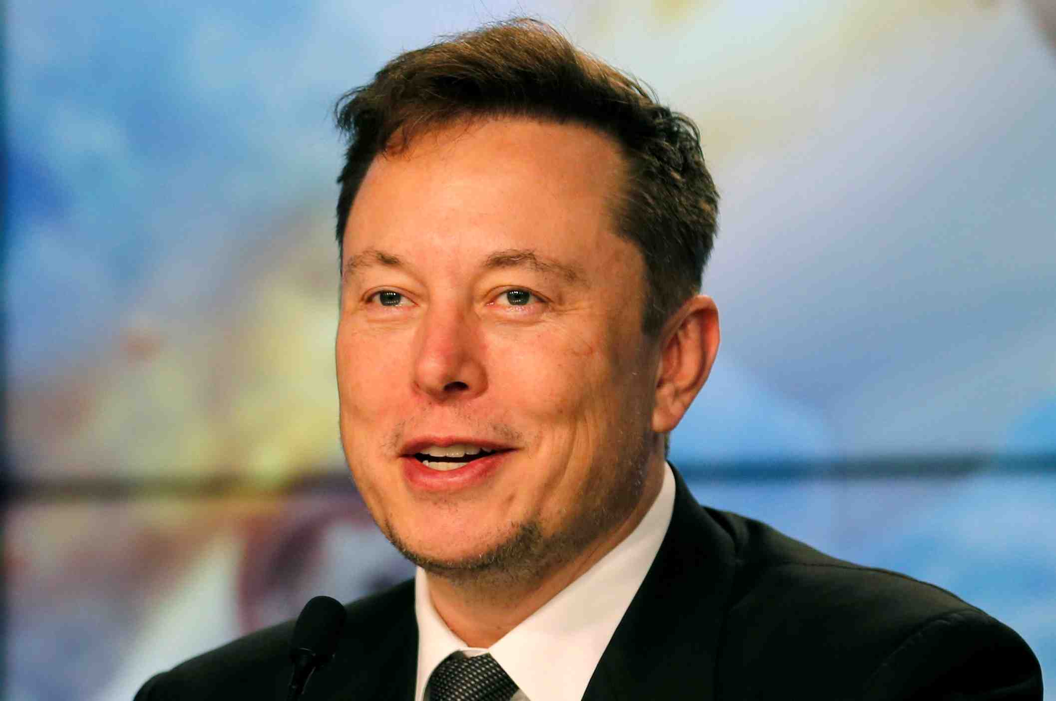 Freine dans sa reprise d'activite, elon musk menace de quitter la californie