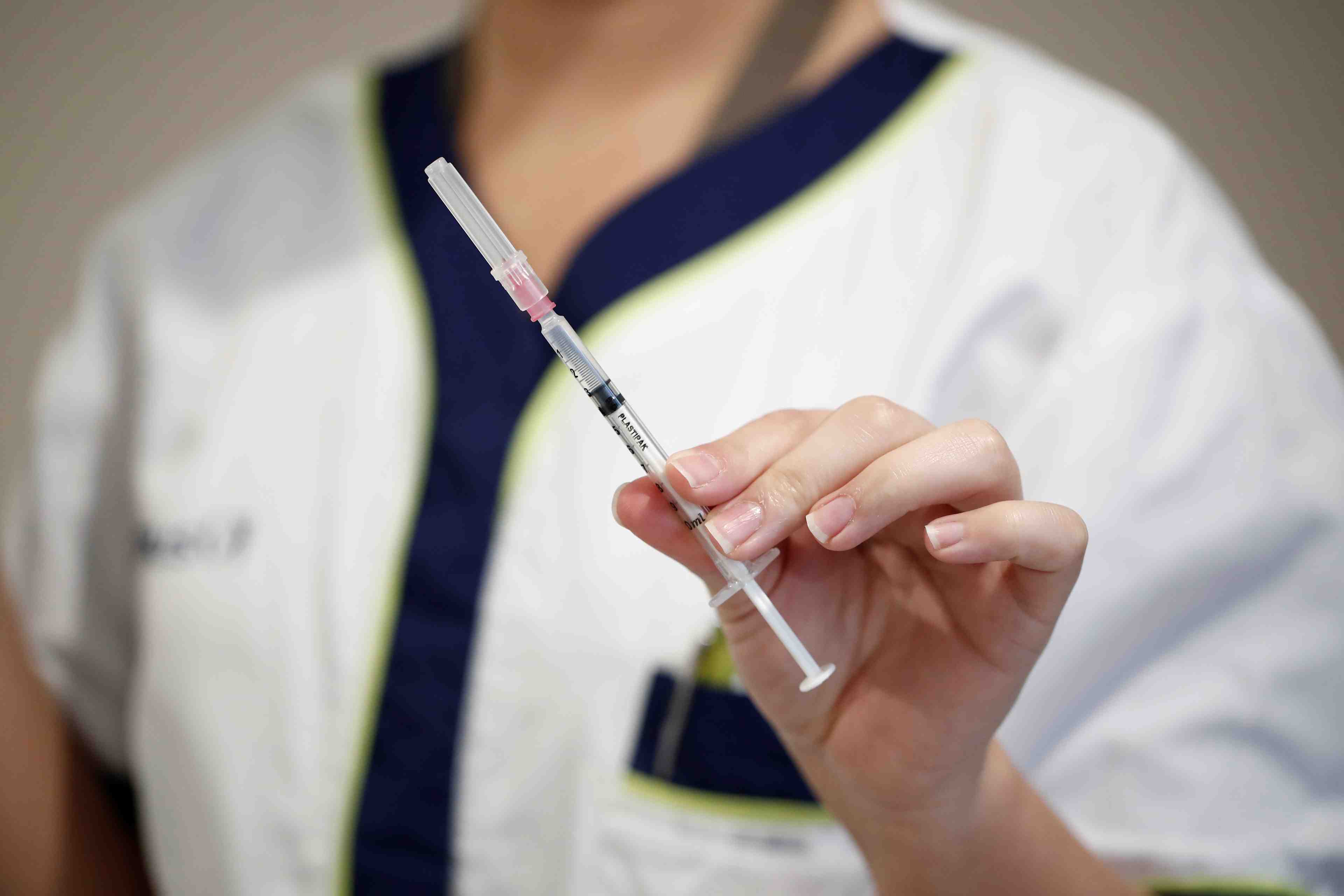 Les ehpad redoutent une penurie de personnel liee a l'obligation vaccinale