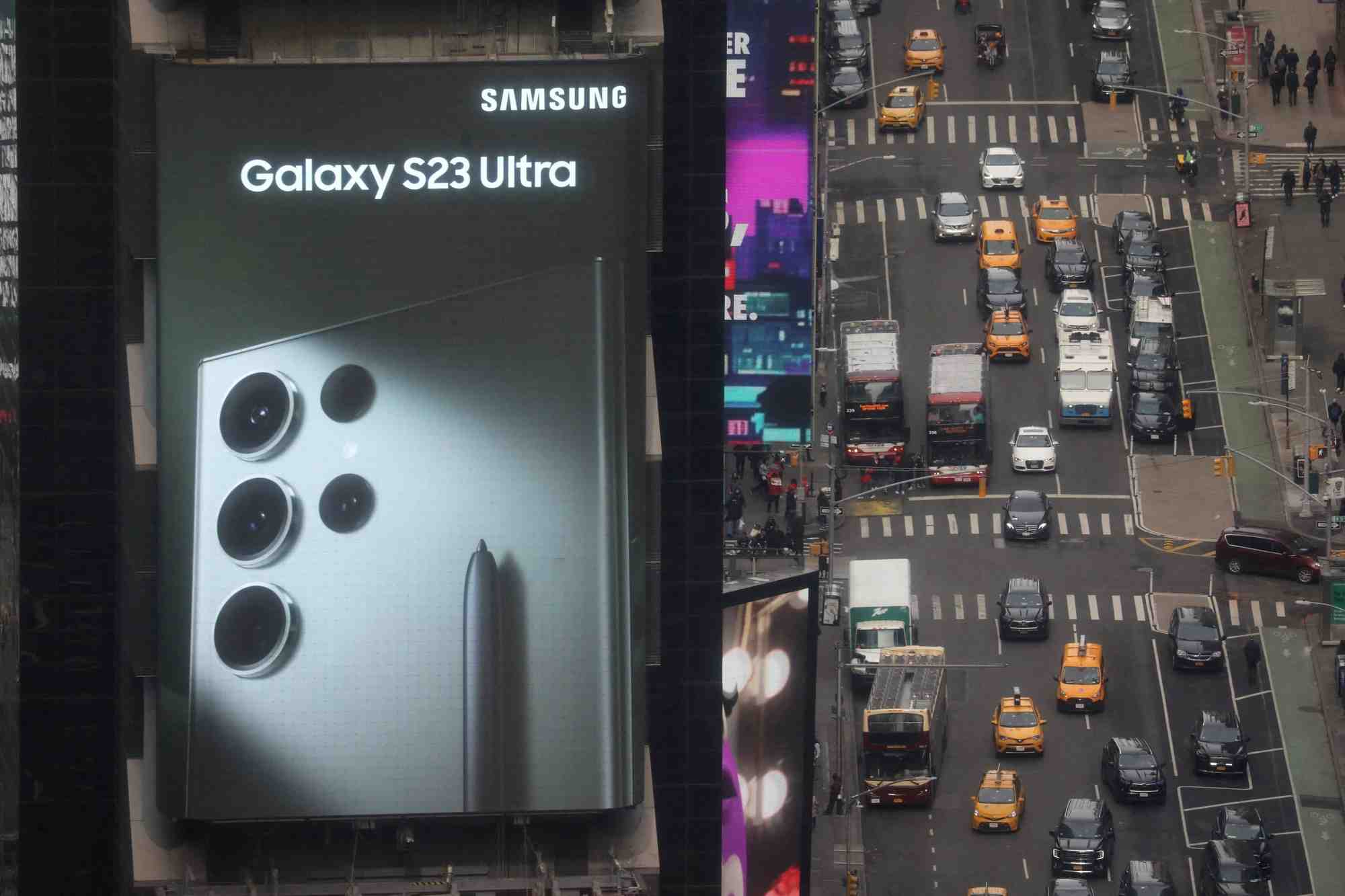Un panneau publicitaire samsung a new york