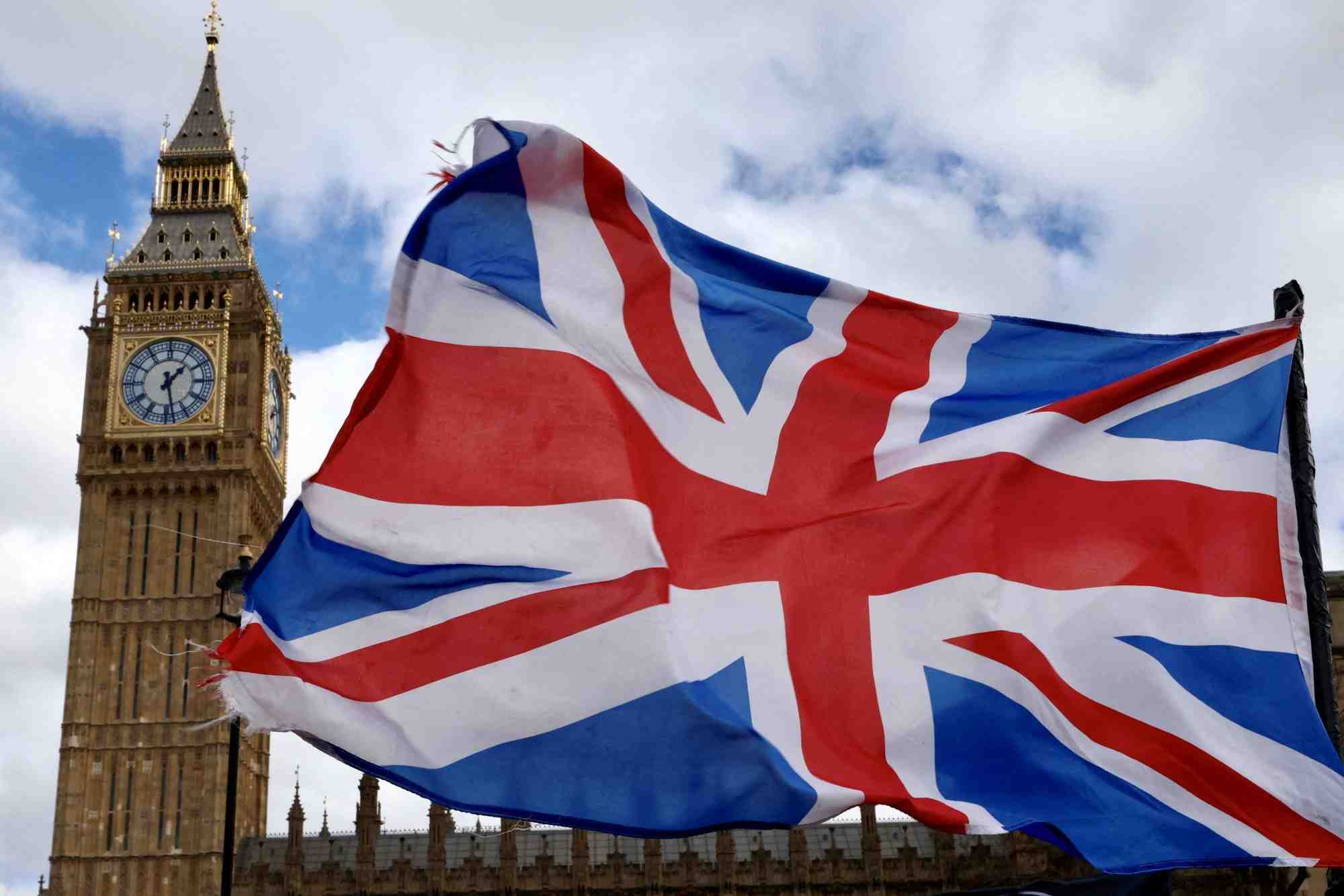 Selon la police de Londres, 11 personnes au total - 10 hommes et une femme - avaient été placées en garde à vue dans cette enquête.