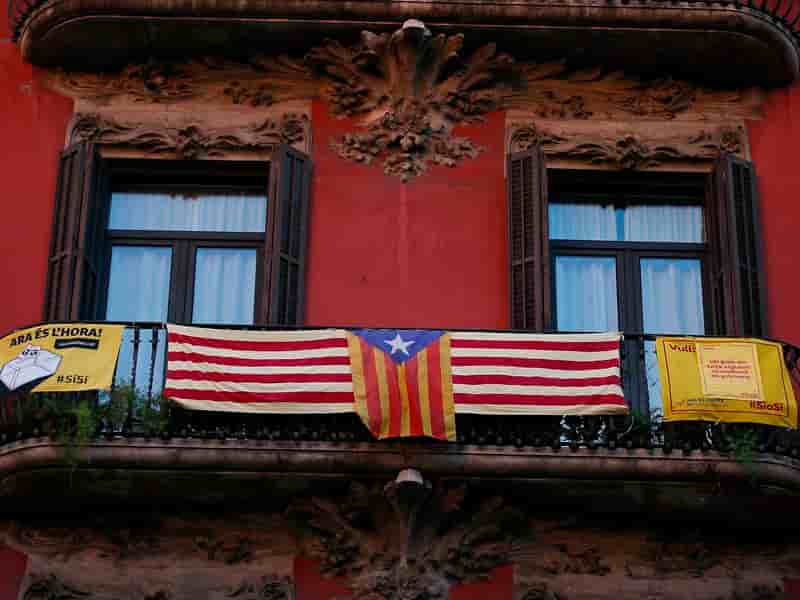 Après l'épreuve de force, Madrid et Barcelone veulent dialoguer