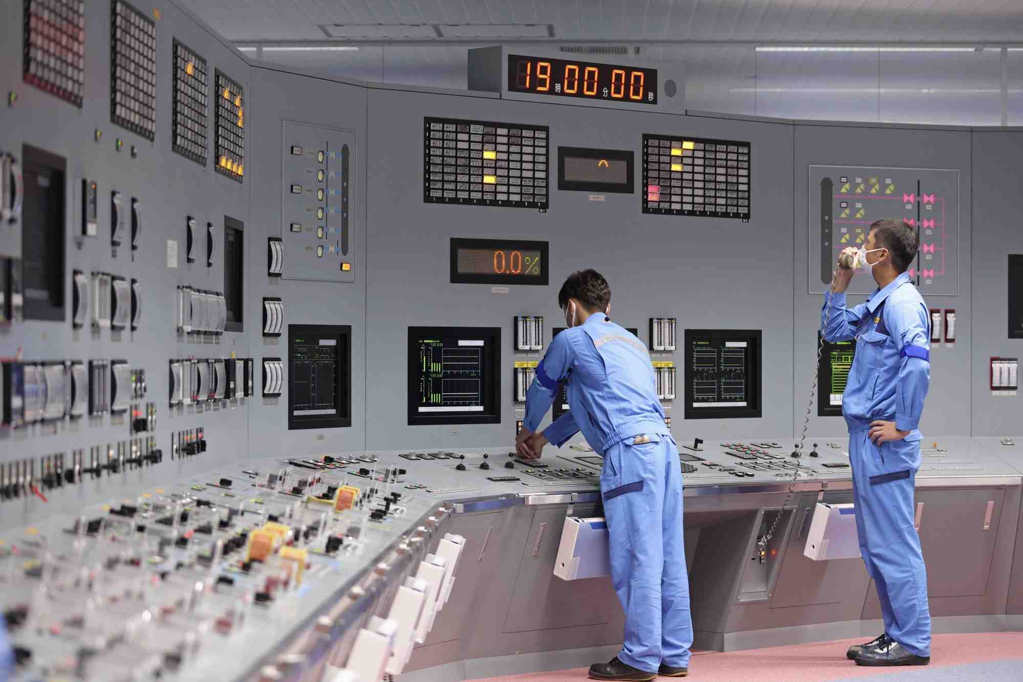 Les techniciens de la centrale d'Onagawa au Japon doivent relancer ce mardi le deuxième réacteur nucléaire du site.