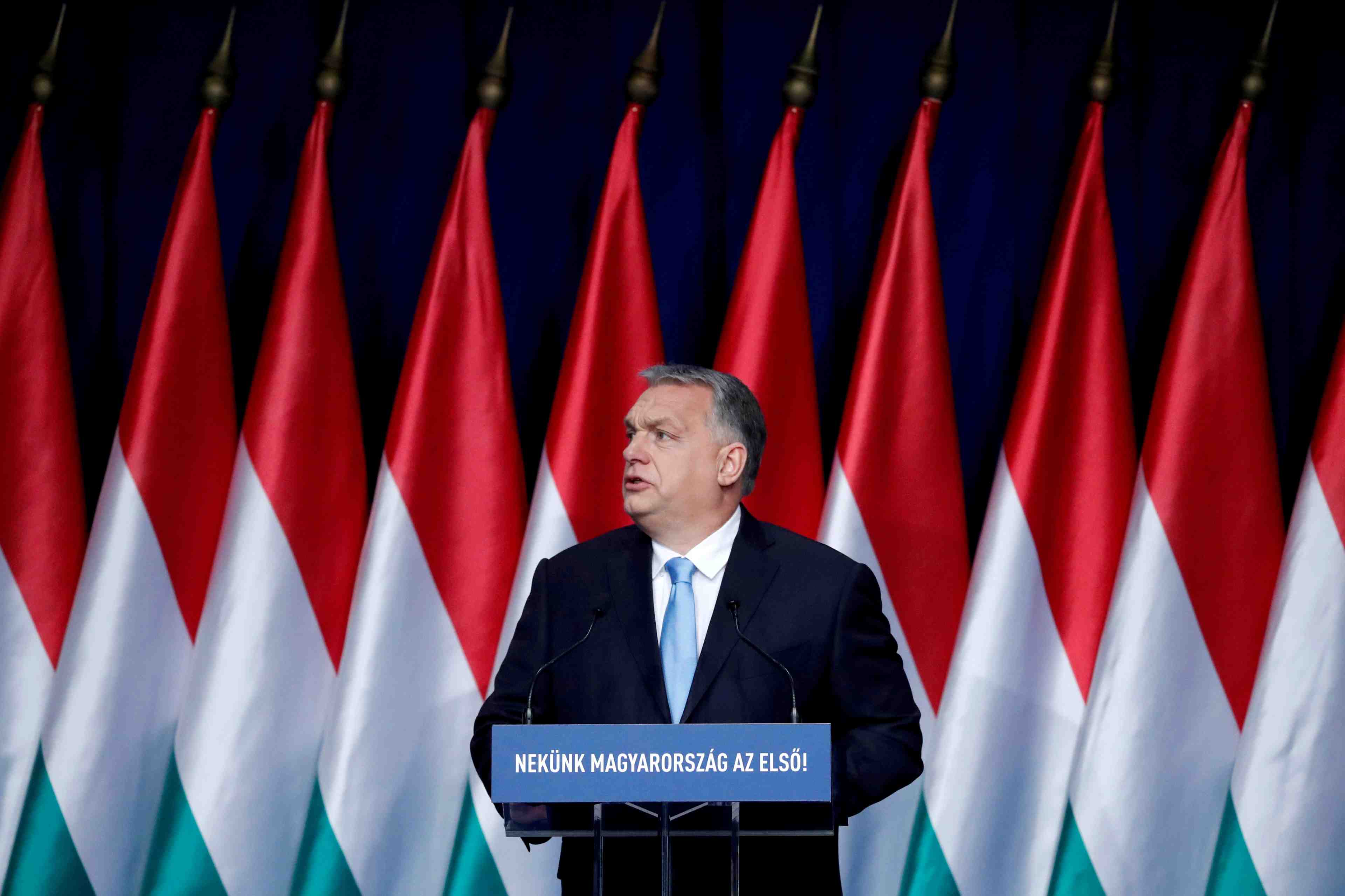 Le hongrois orban salue la tribune de macron sur l'europe