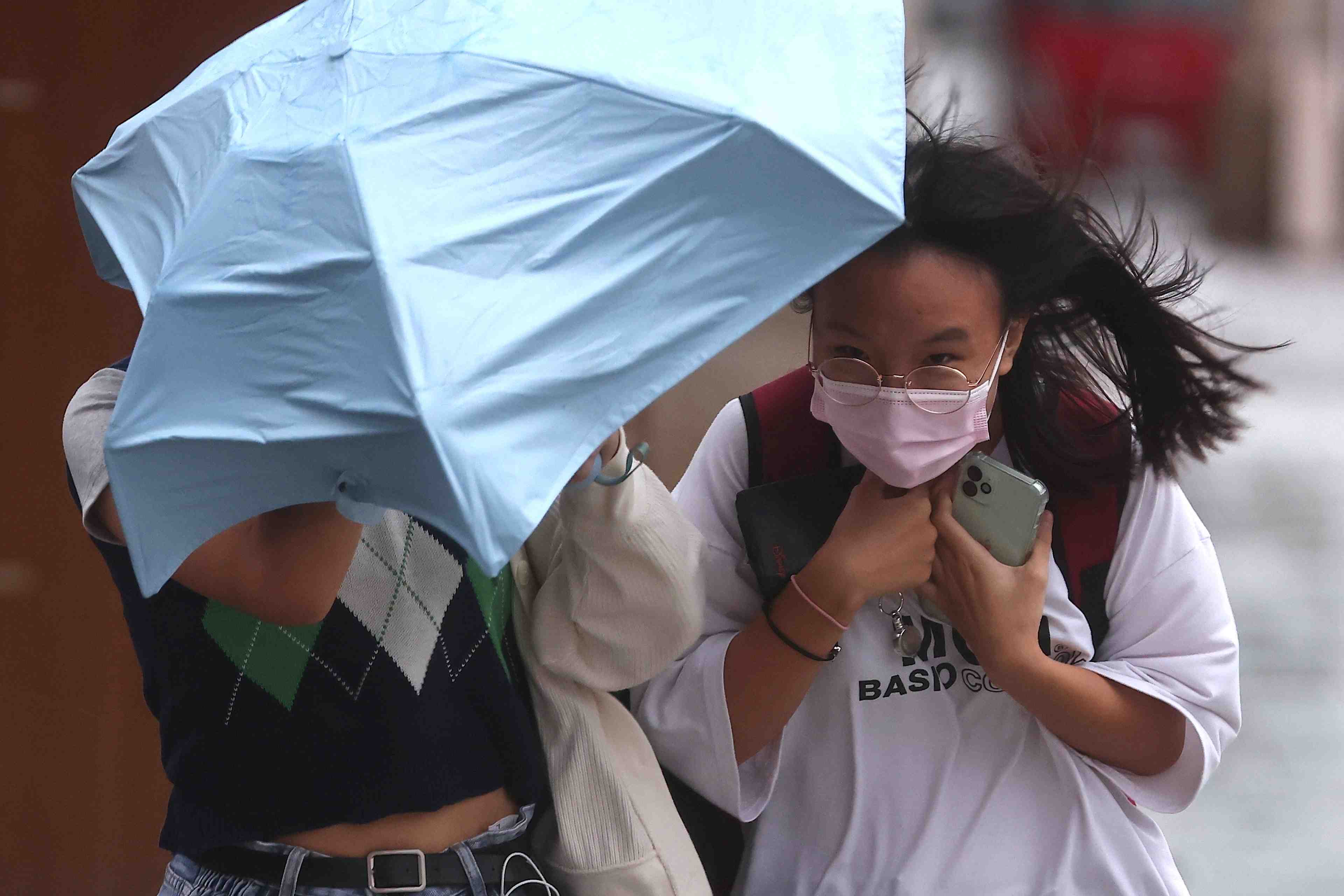 Chine: shanghai suspend les vols, ferme les ecoles, a l'approche d'un typhon