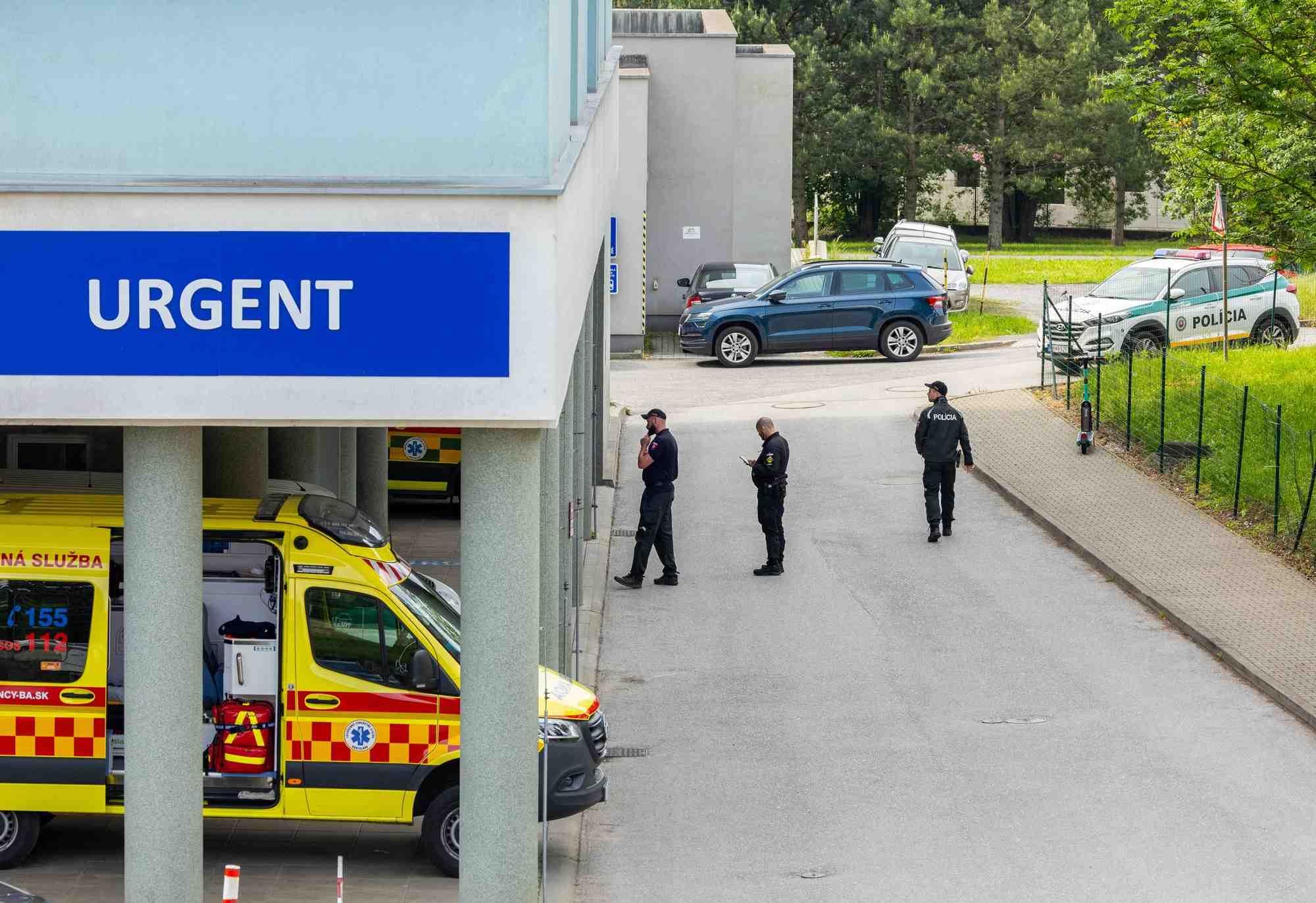 L'hopital universitaire f d roosevelt, ou le premier ministre slovaque robert fico est hospitalise