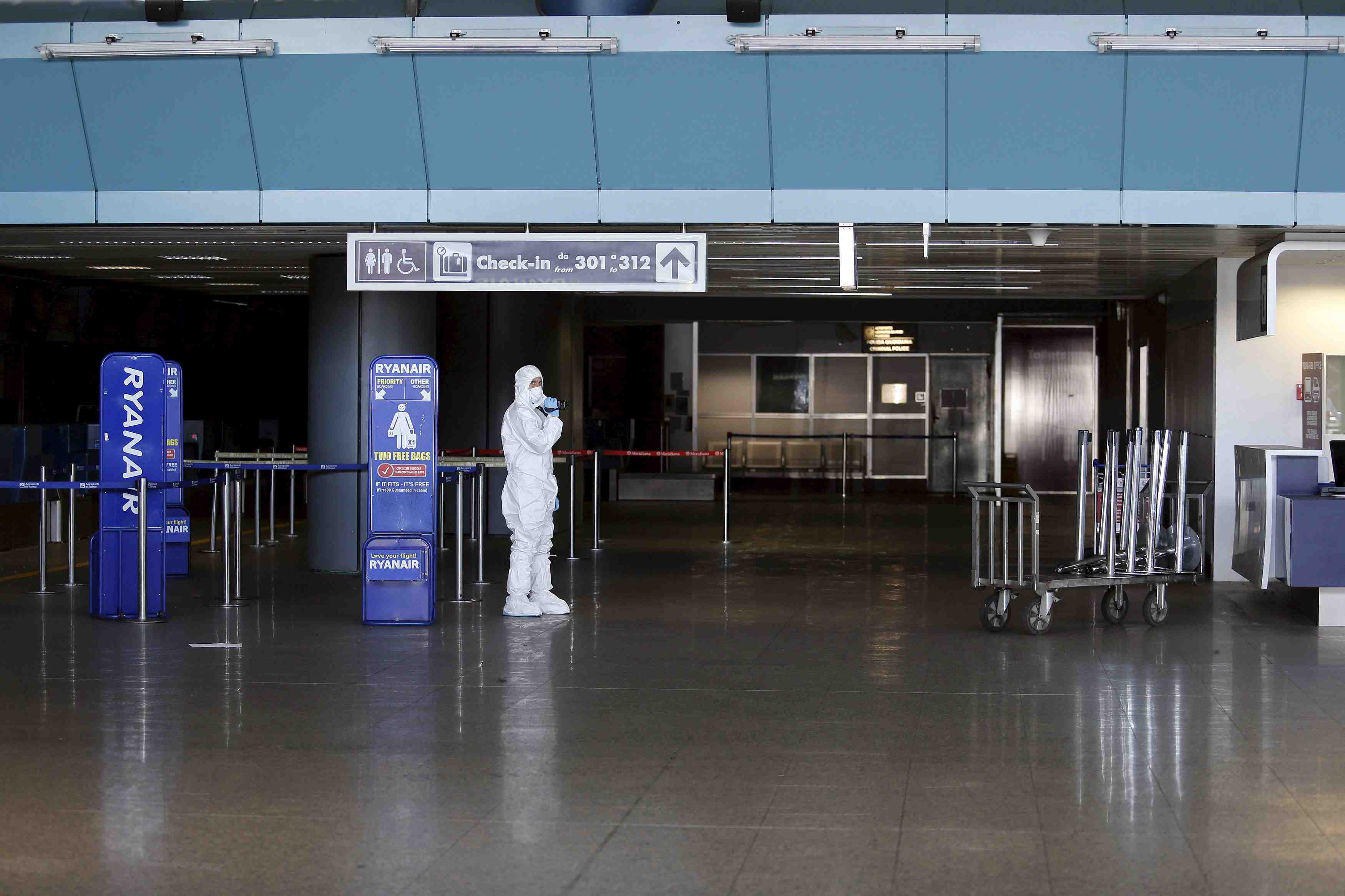 Reouverture progressive de l'aeroport de rome apres un incendie