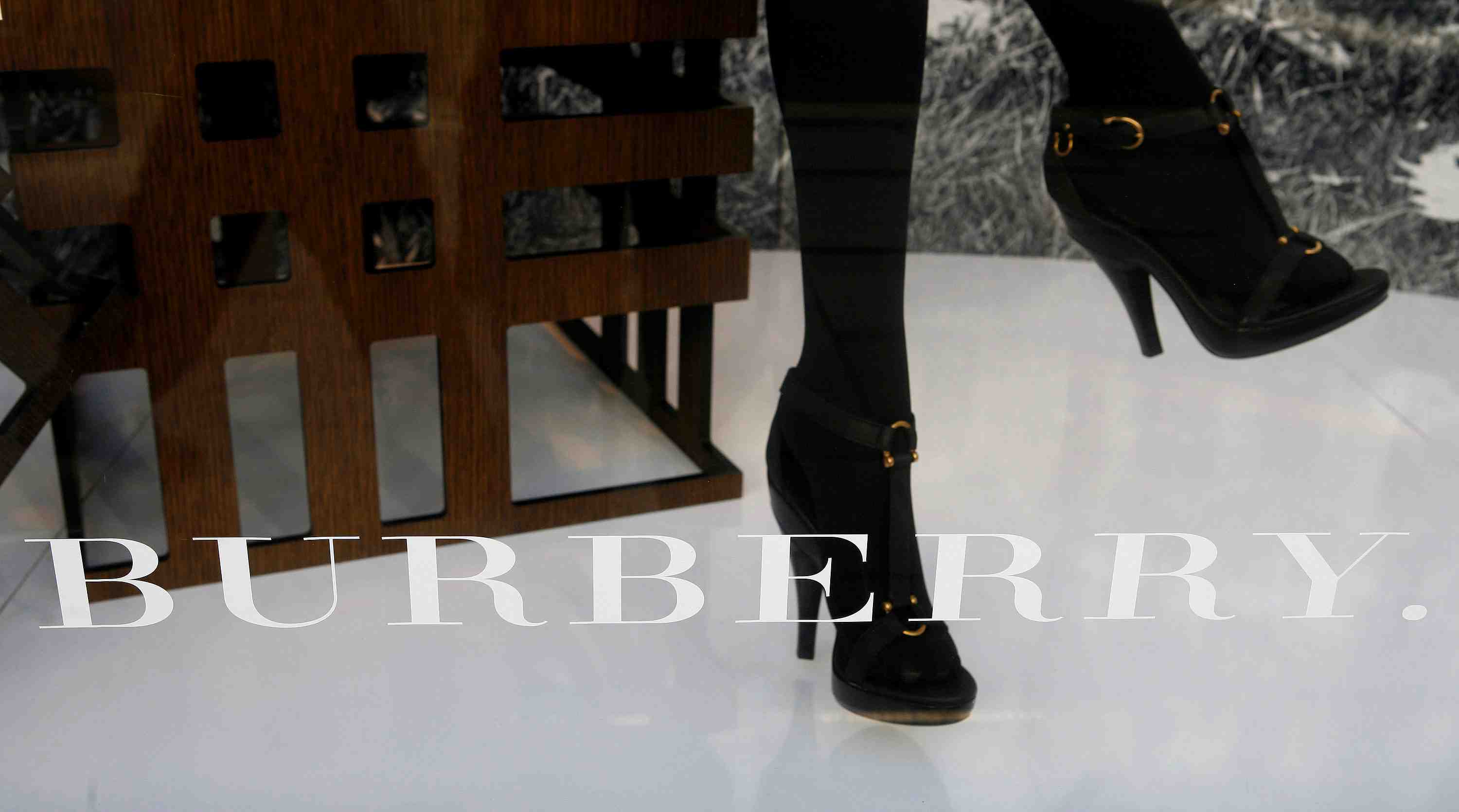 Baisse de benefice semestriel courant chez burberry