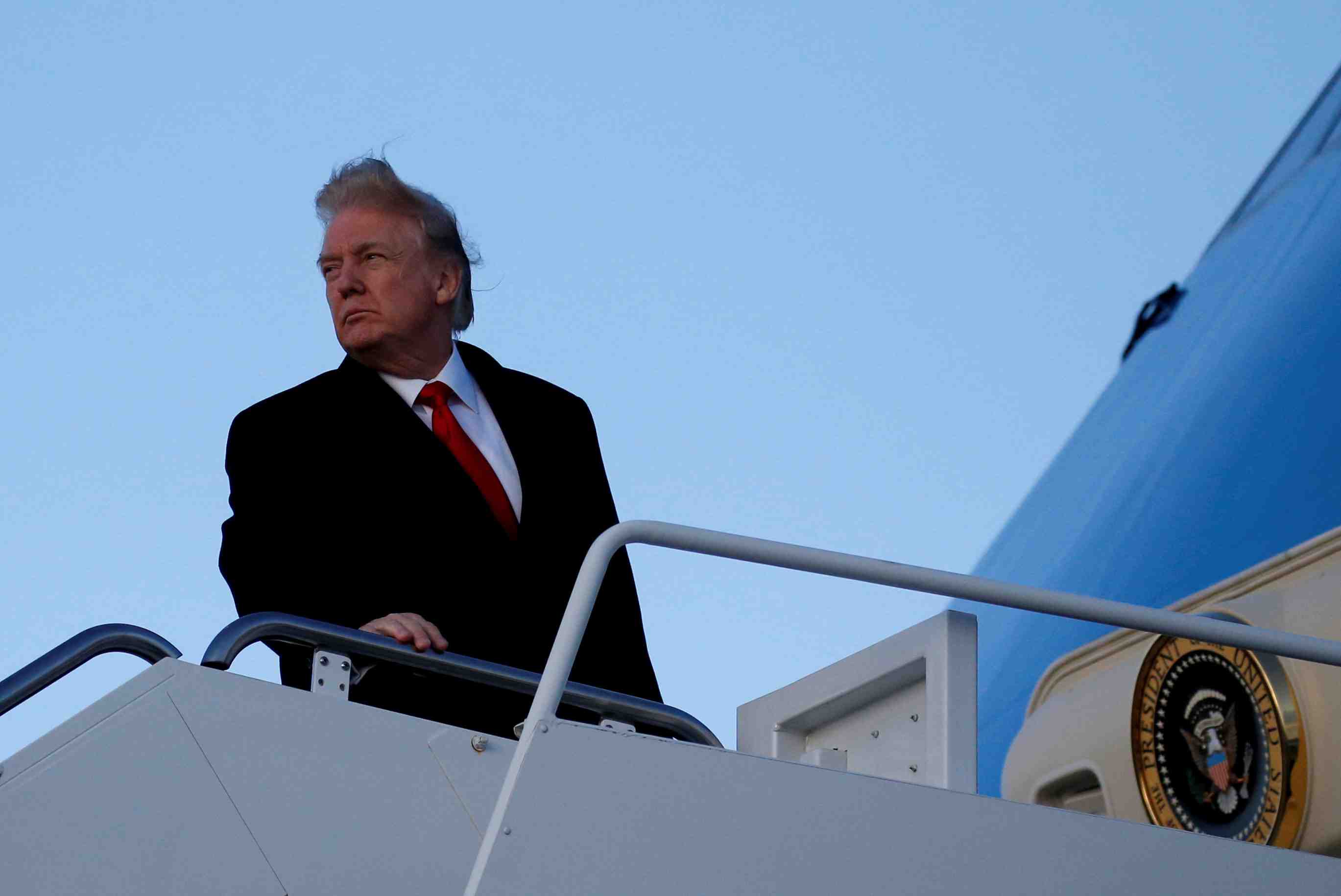 Trump se juge "totalement innocente" par la note visant le fbi
