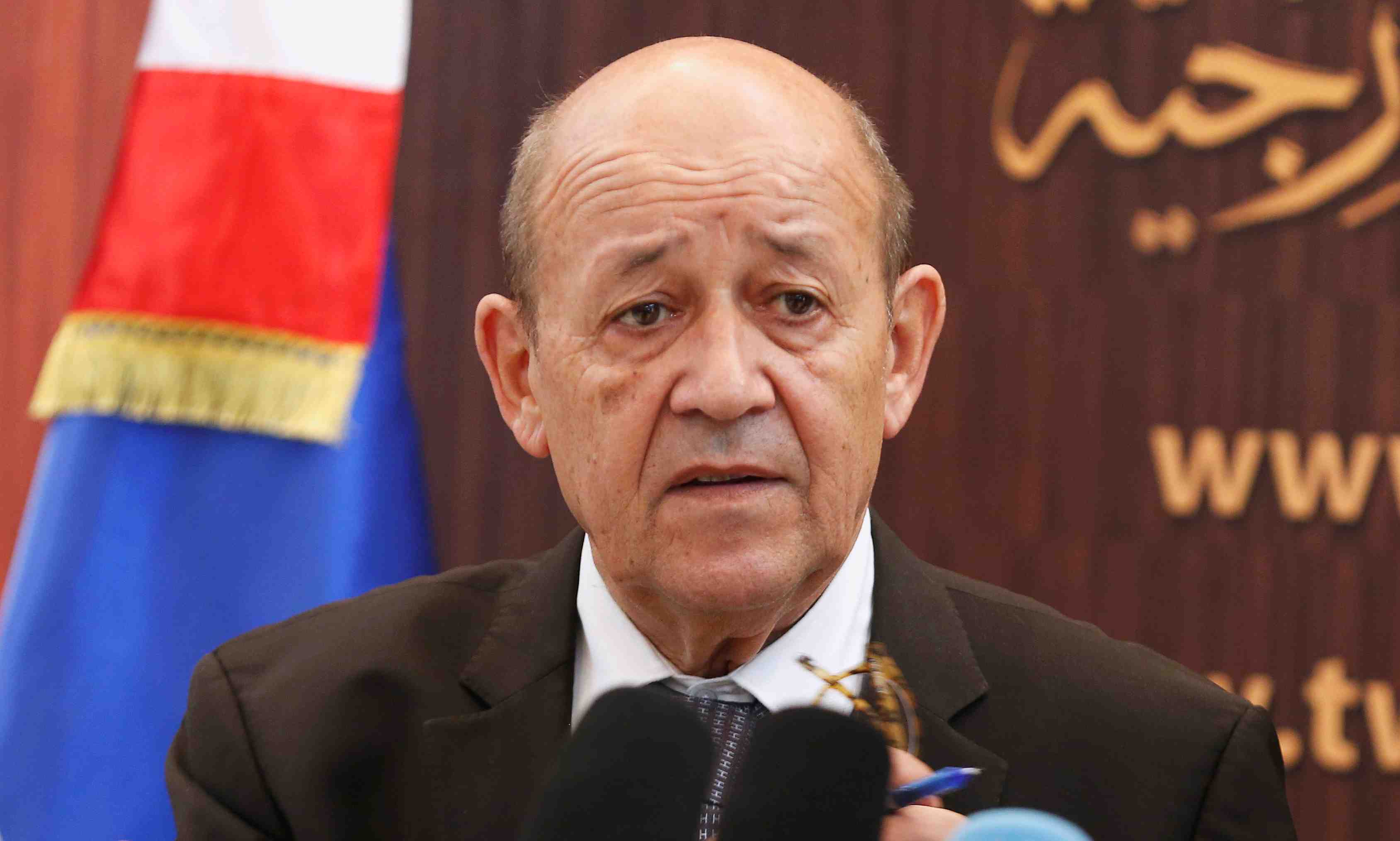 Paris va prendre des sanctions "tres rapidement", dit le drian