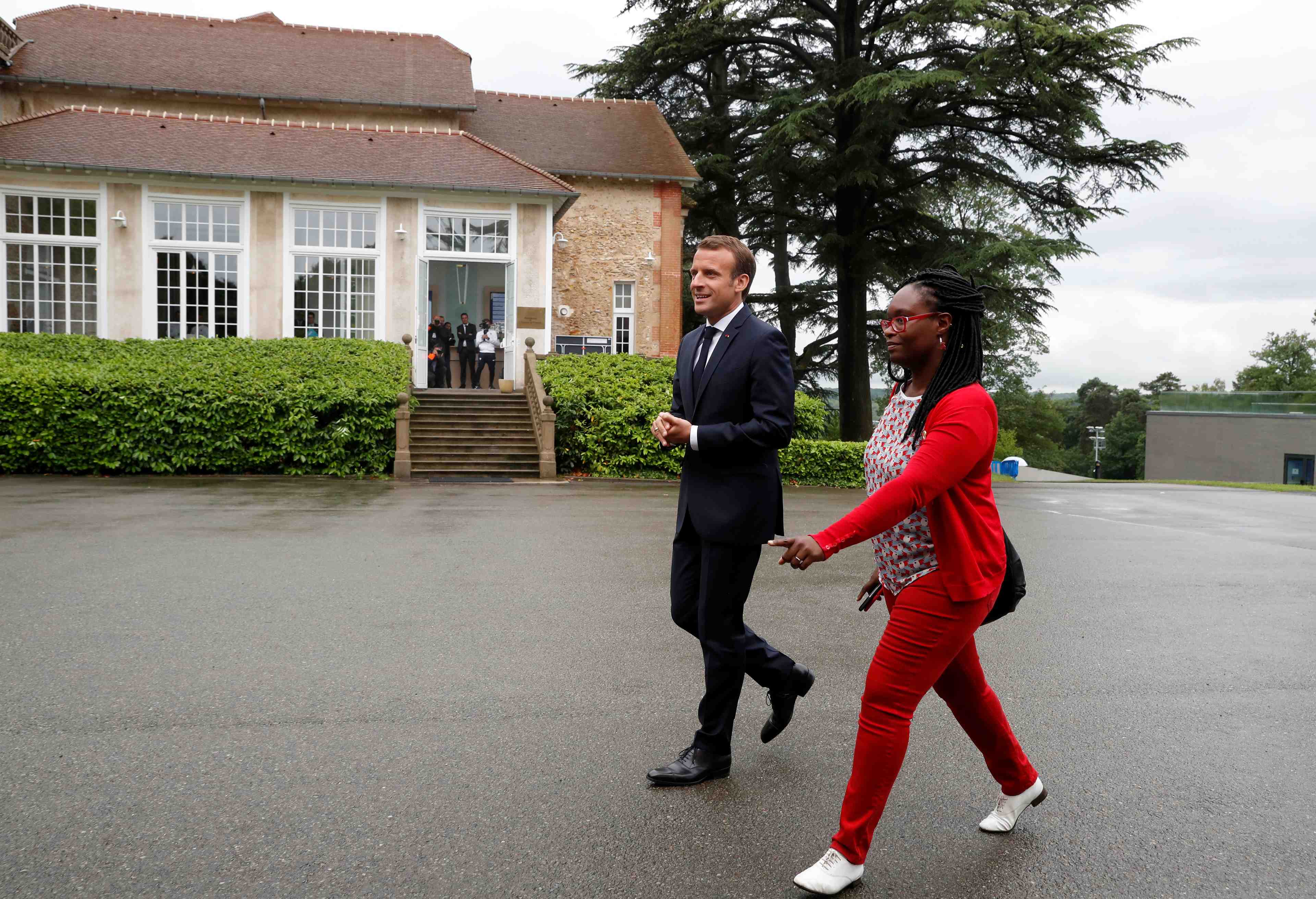 Deux proches collaborateurs de macron entrent au gouvernement